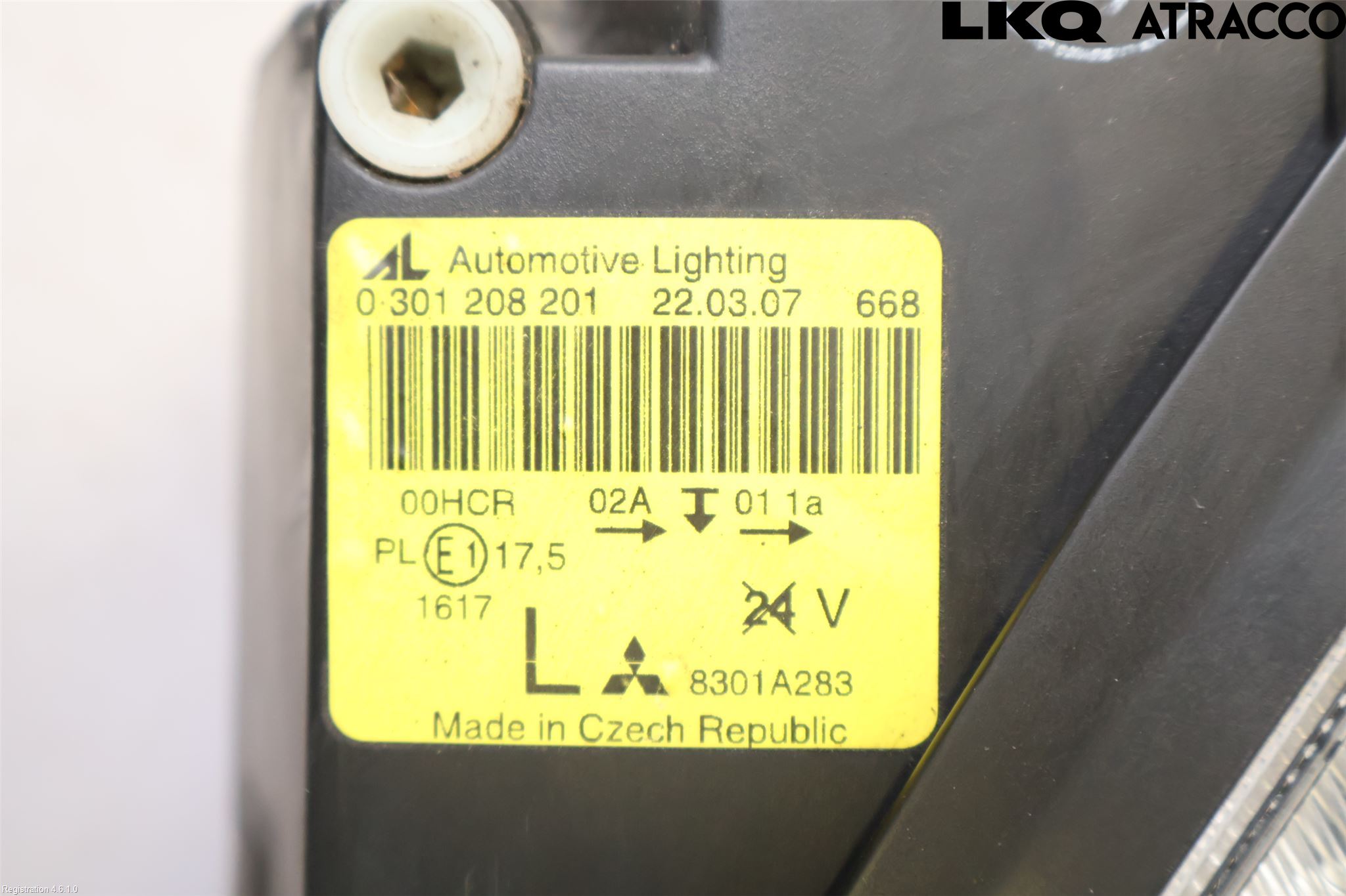 Mitsubishi COLT   04-08 Frontlykt Venstre