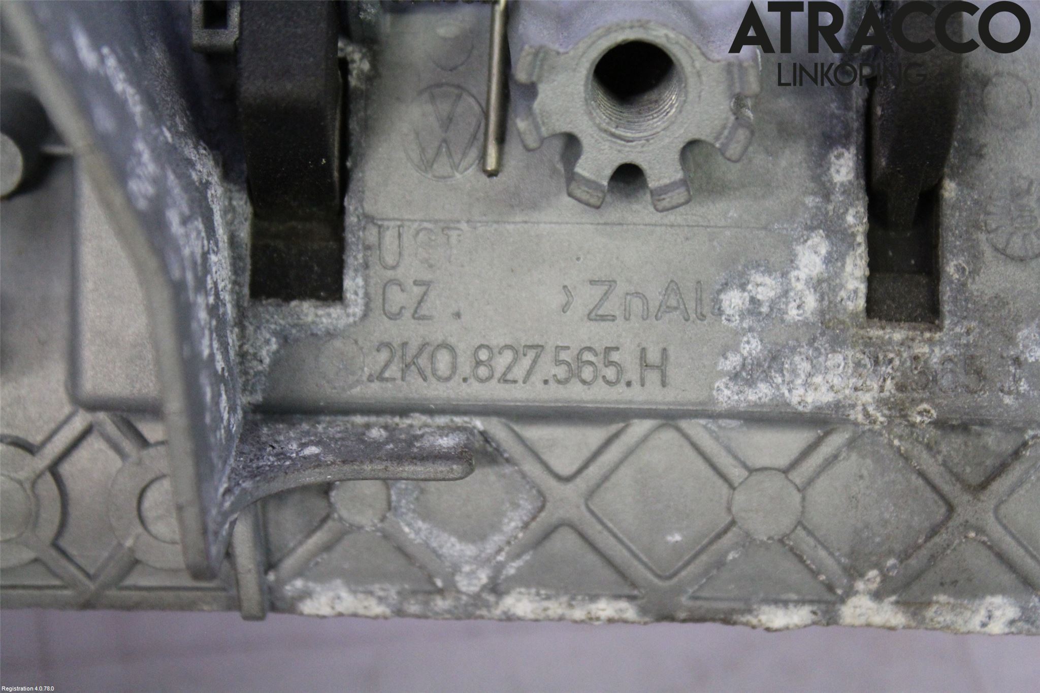 Volkswagen VW CADDY      04-10 Bakluke Handtak Ytre