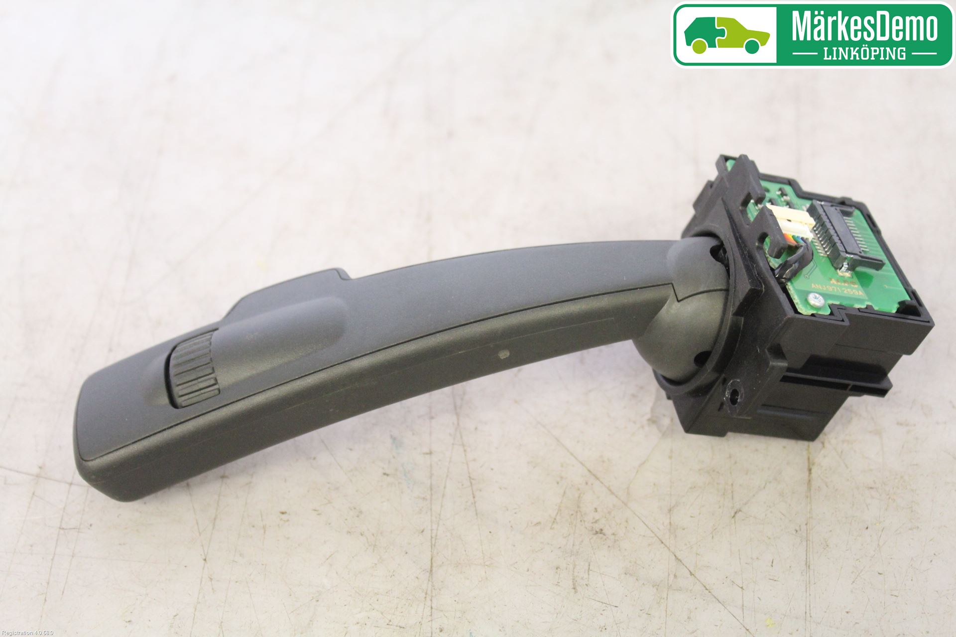 Volvo XC70 14-16 Bryter Ratt Visker - Spyler