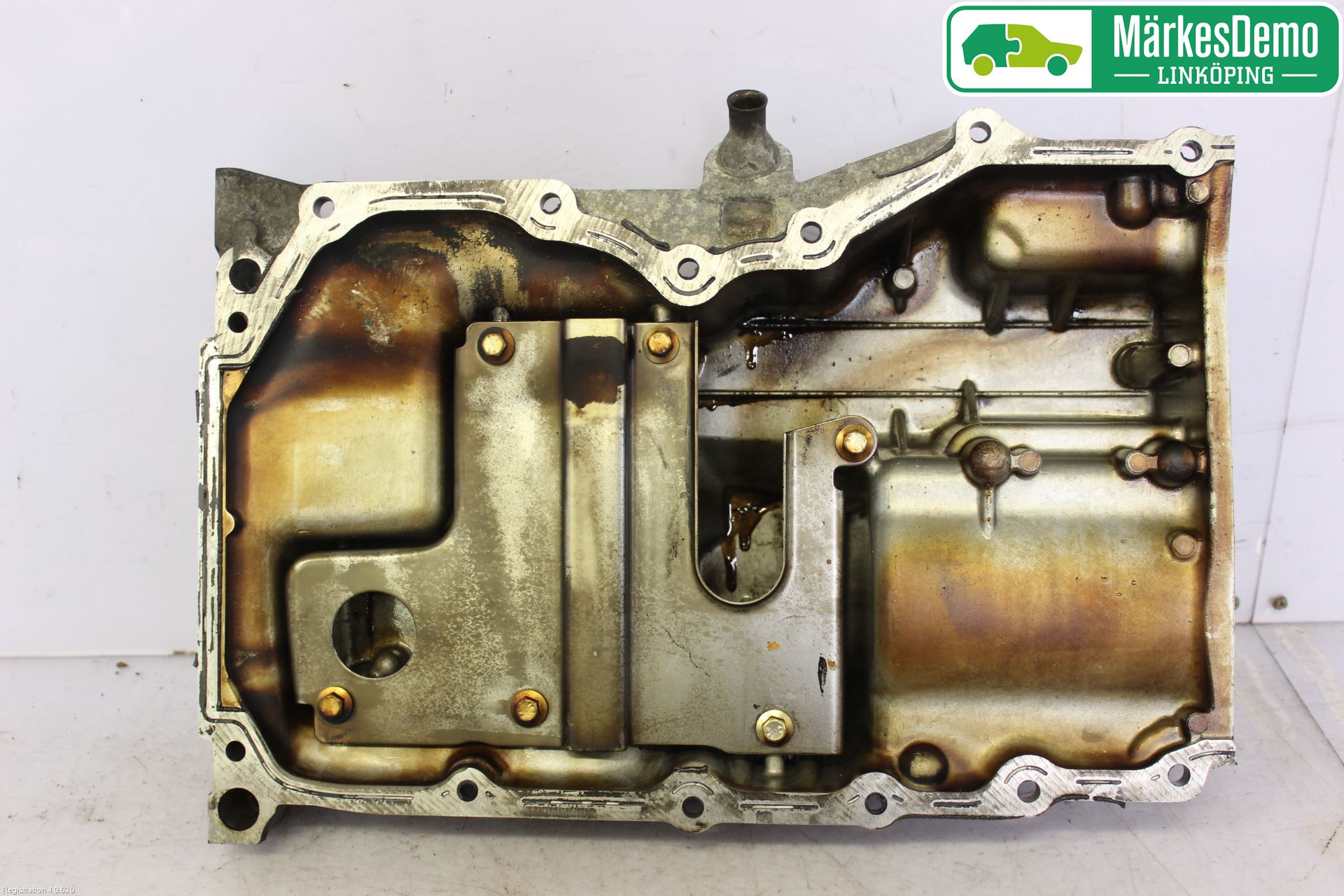 Ford FOCUS     04-07 Bunnpanne