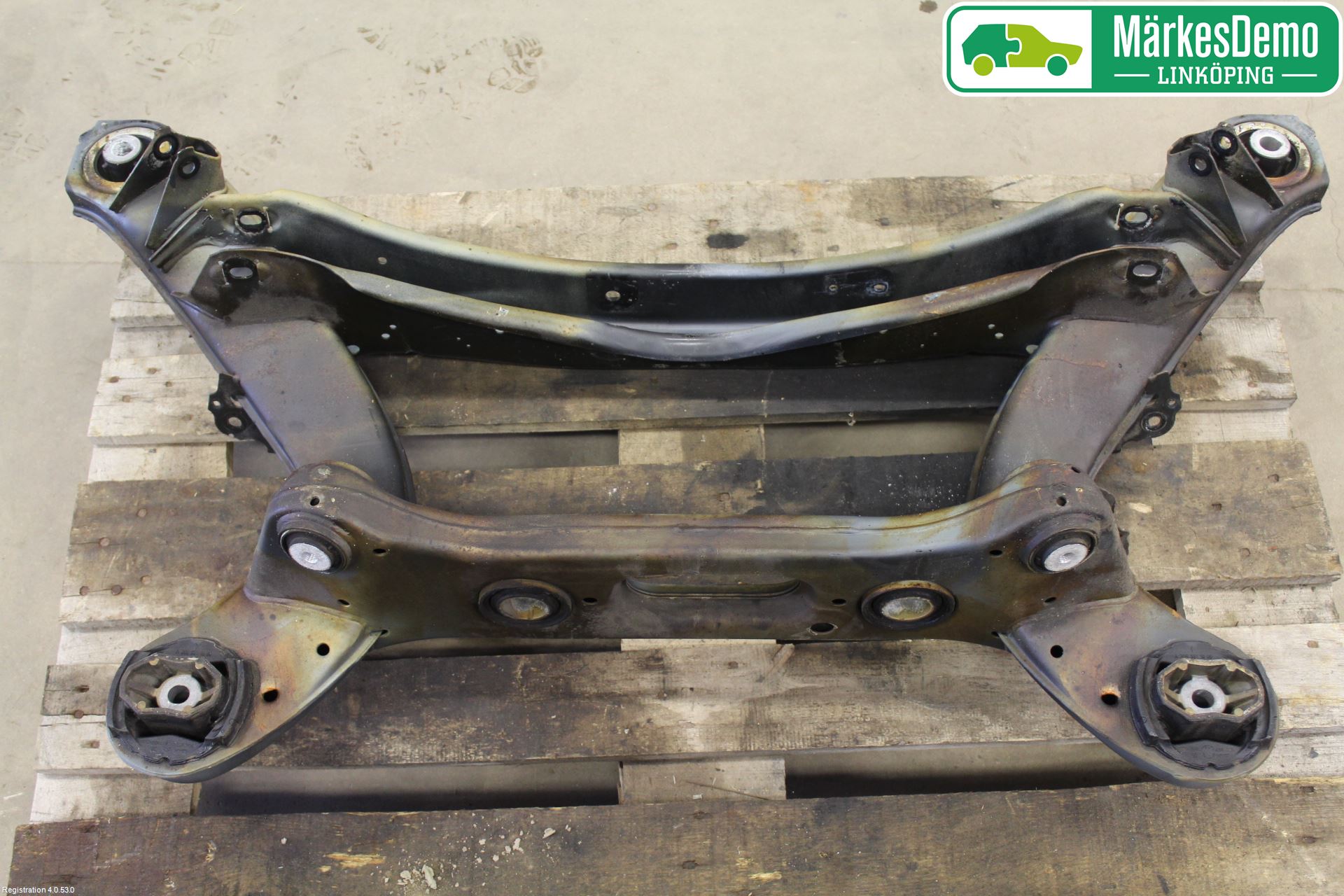 Mercedes-Benz MB E-KLASS (W213) 16-23 Bakaksel Feste Travers-Ramme