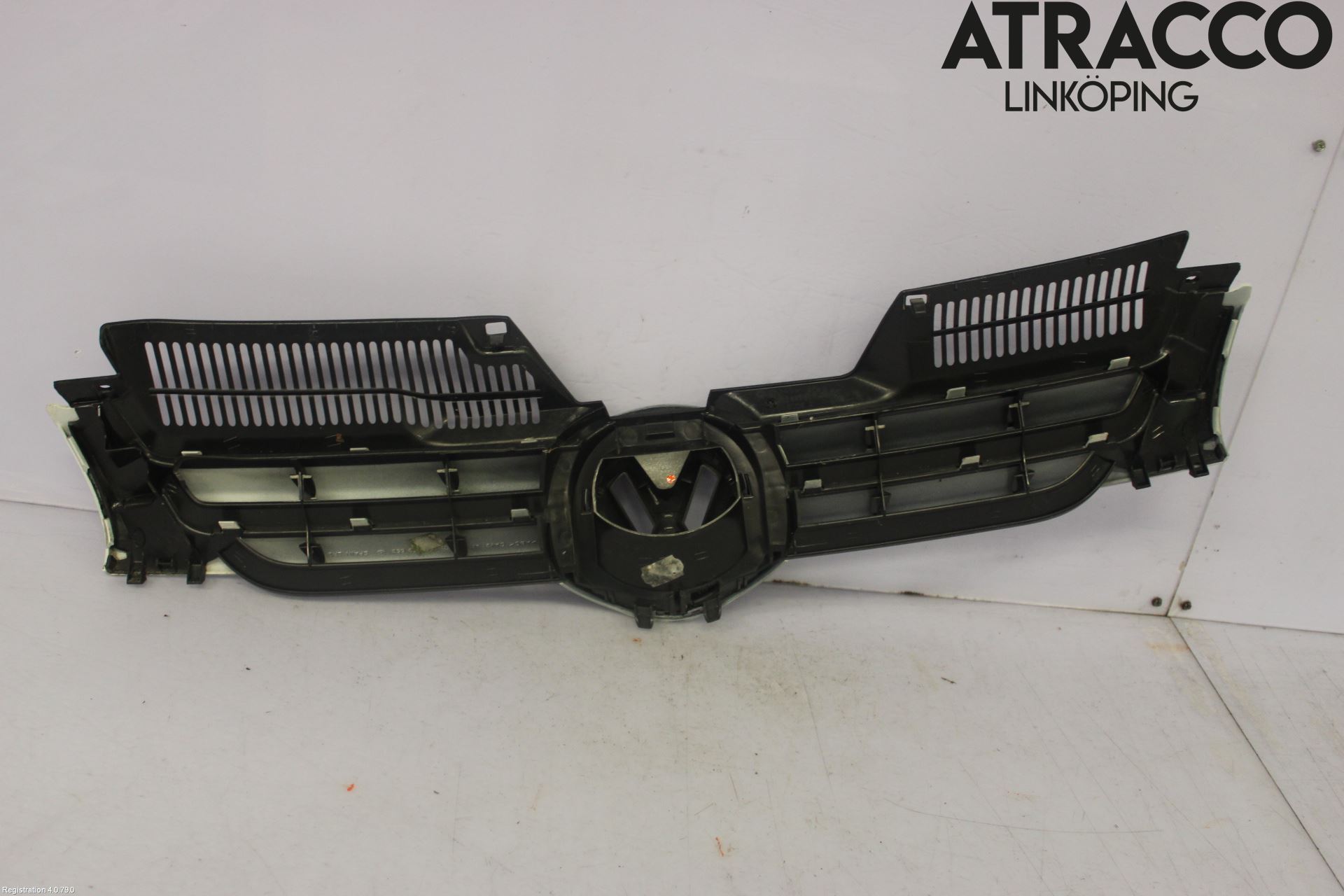 Volkswagen VW GOLF V 04-09 Grill Komplett