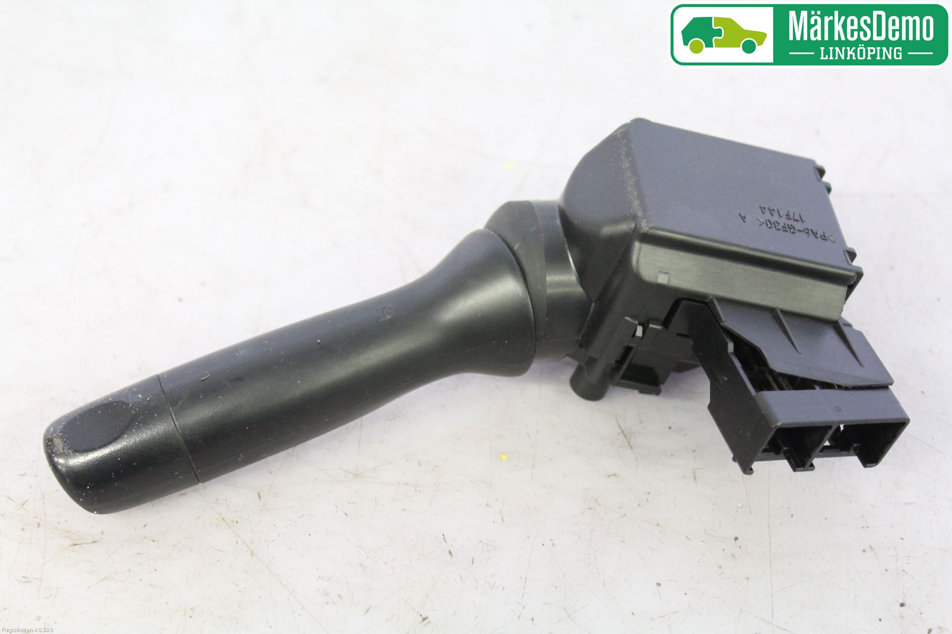 Toyota YARIS XP130 12-14 Bryter Ratt Visker - Spyler