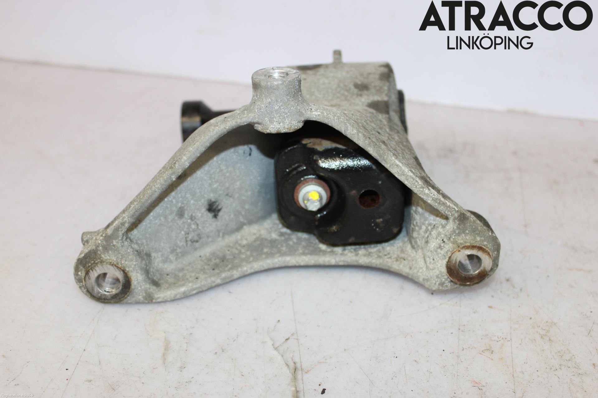 BMW 5 F10/F11/F18 09-17 Bakaksel Feste