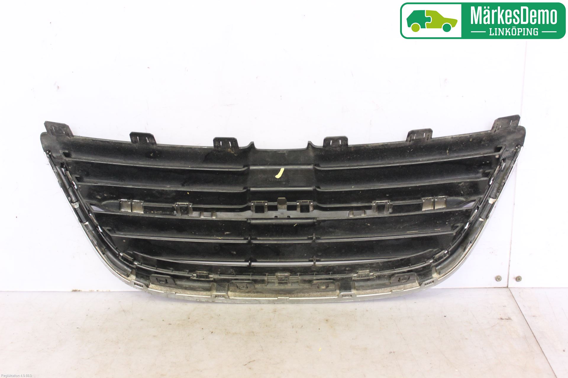 Saab 9-5     06-10 Grilldel Midt