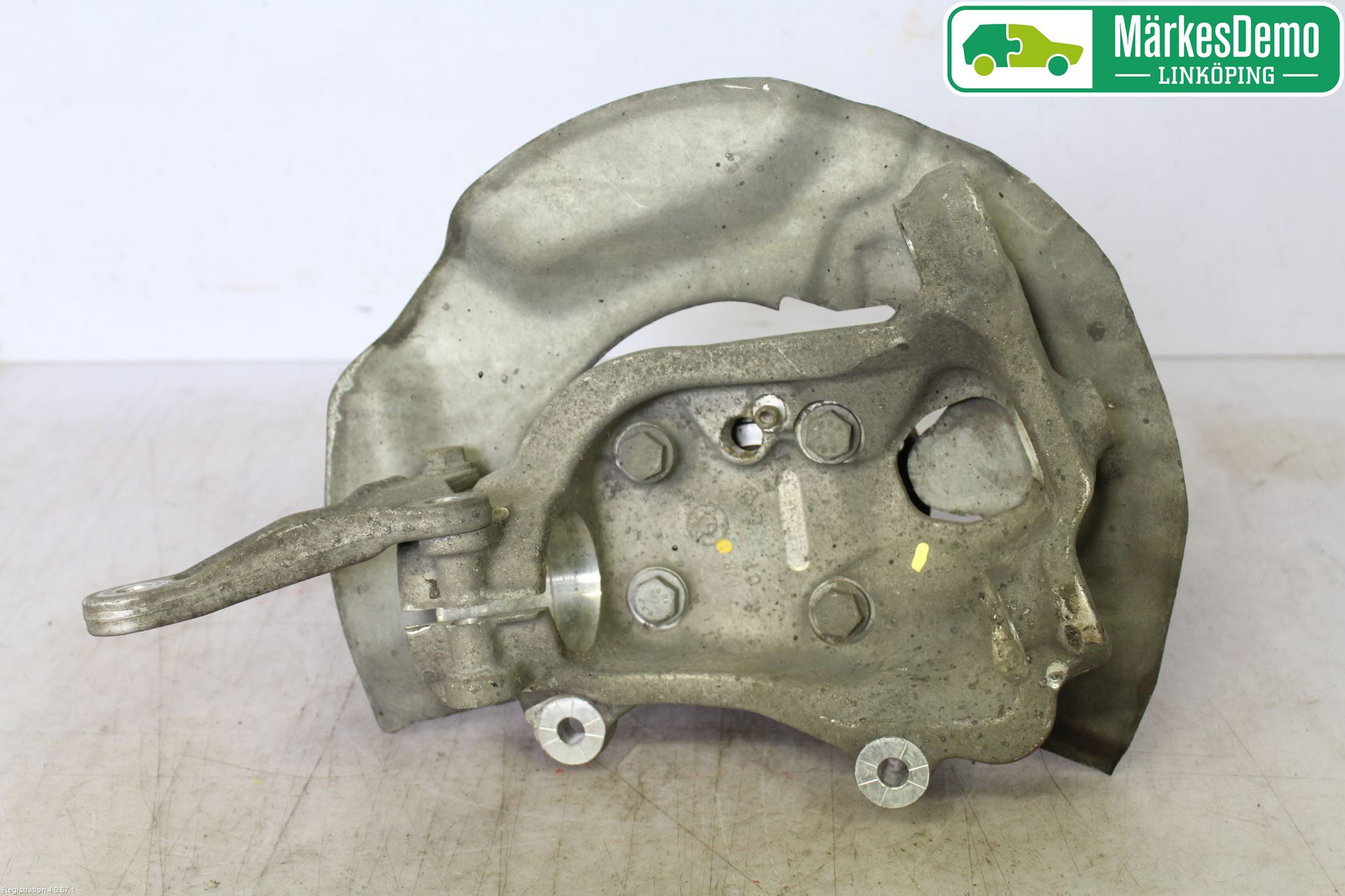 BMW 6 E63/64    02-10 Spindel Vf