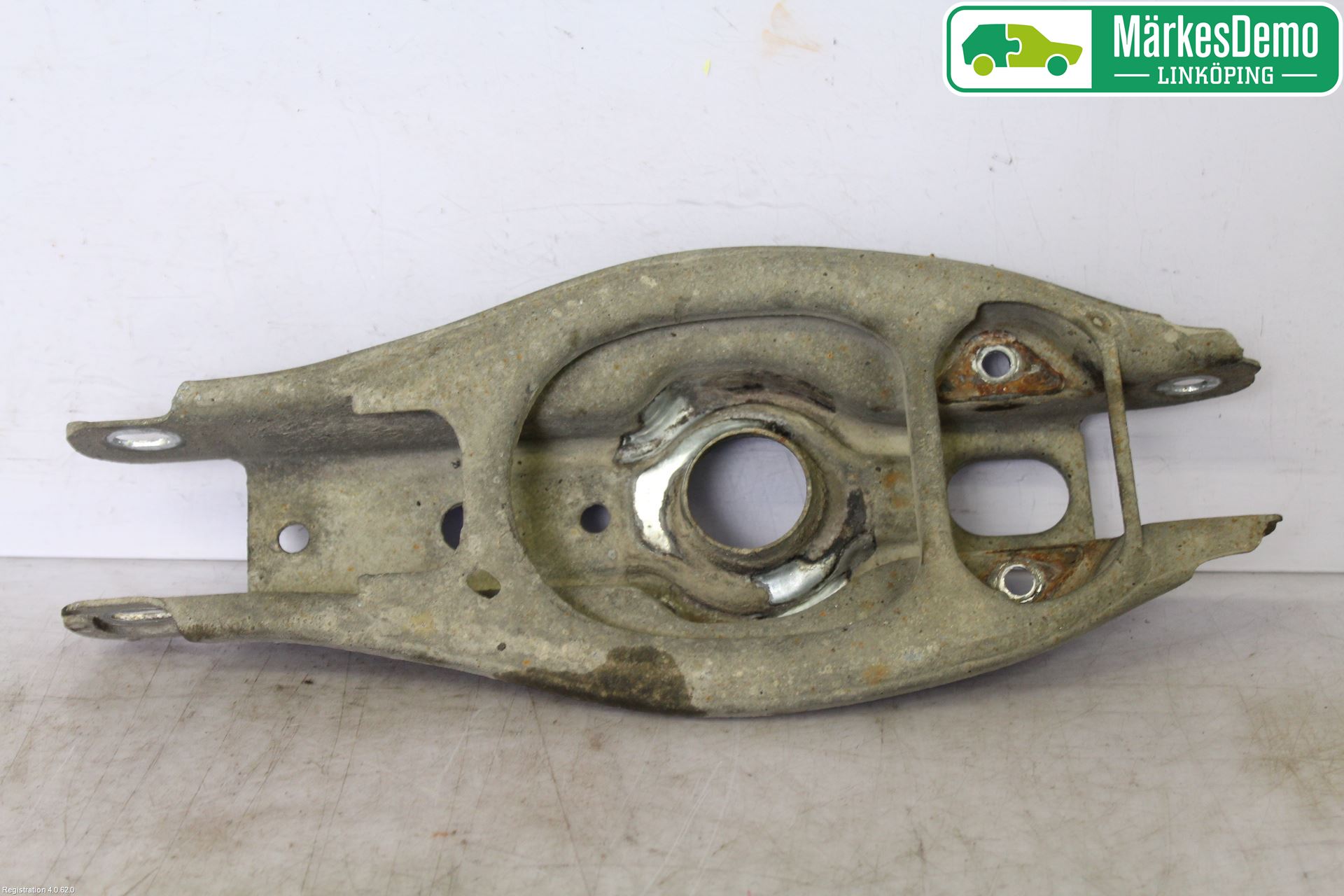 BMW 1 E87/81 5D/3D 03-11 Bærearm Bak Venstre
