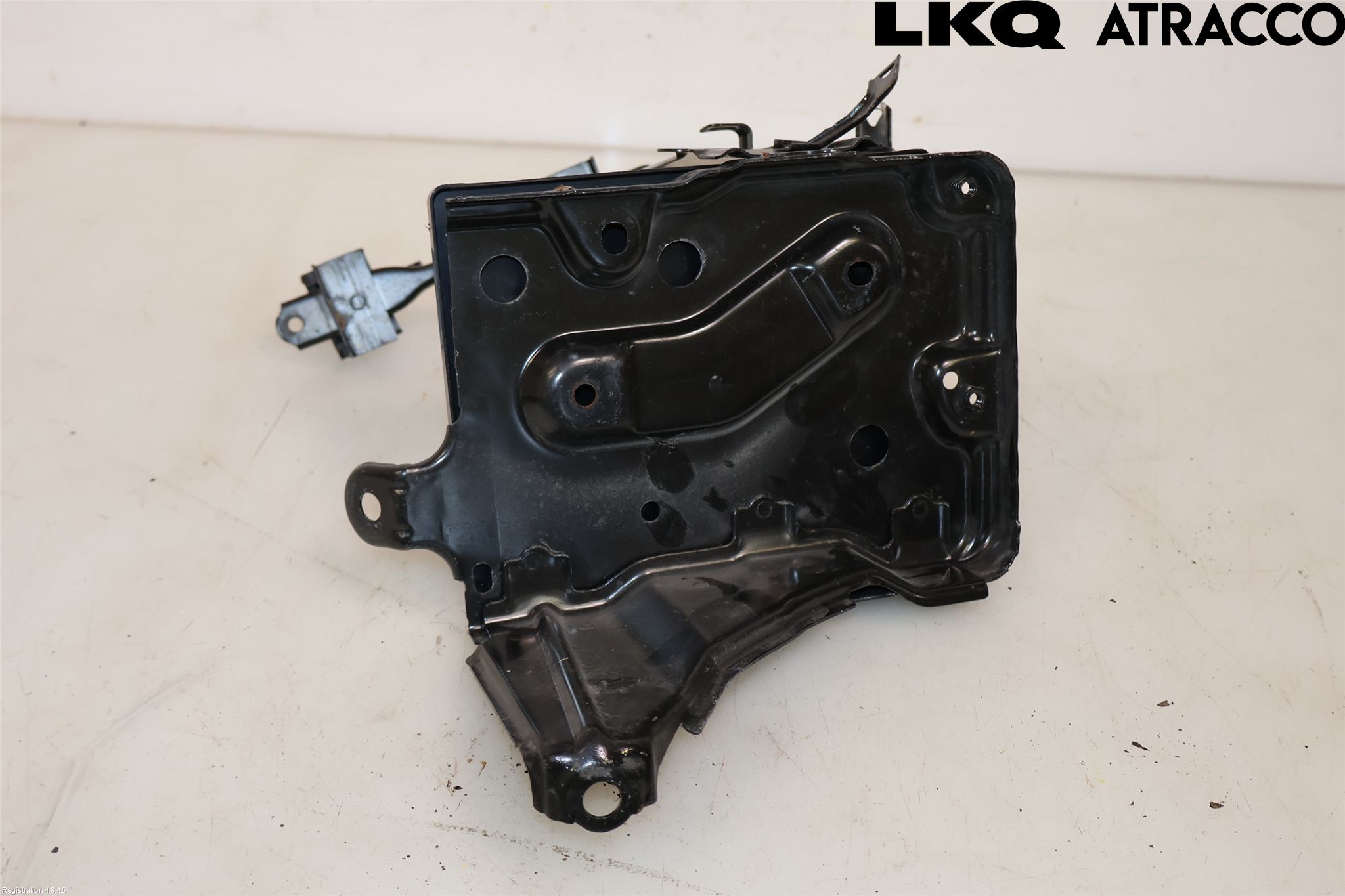 Toyota YARIS XP130 15-20 Batterikasse - Feste - Holder