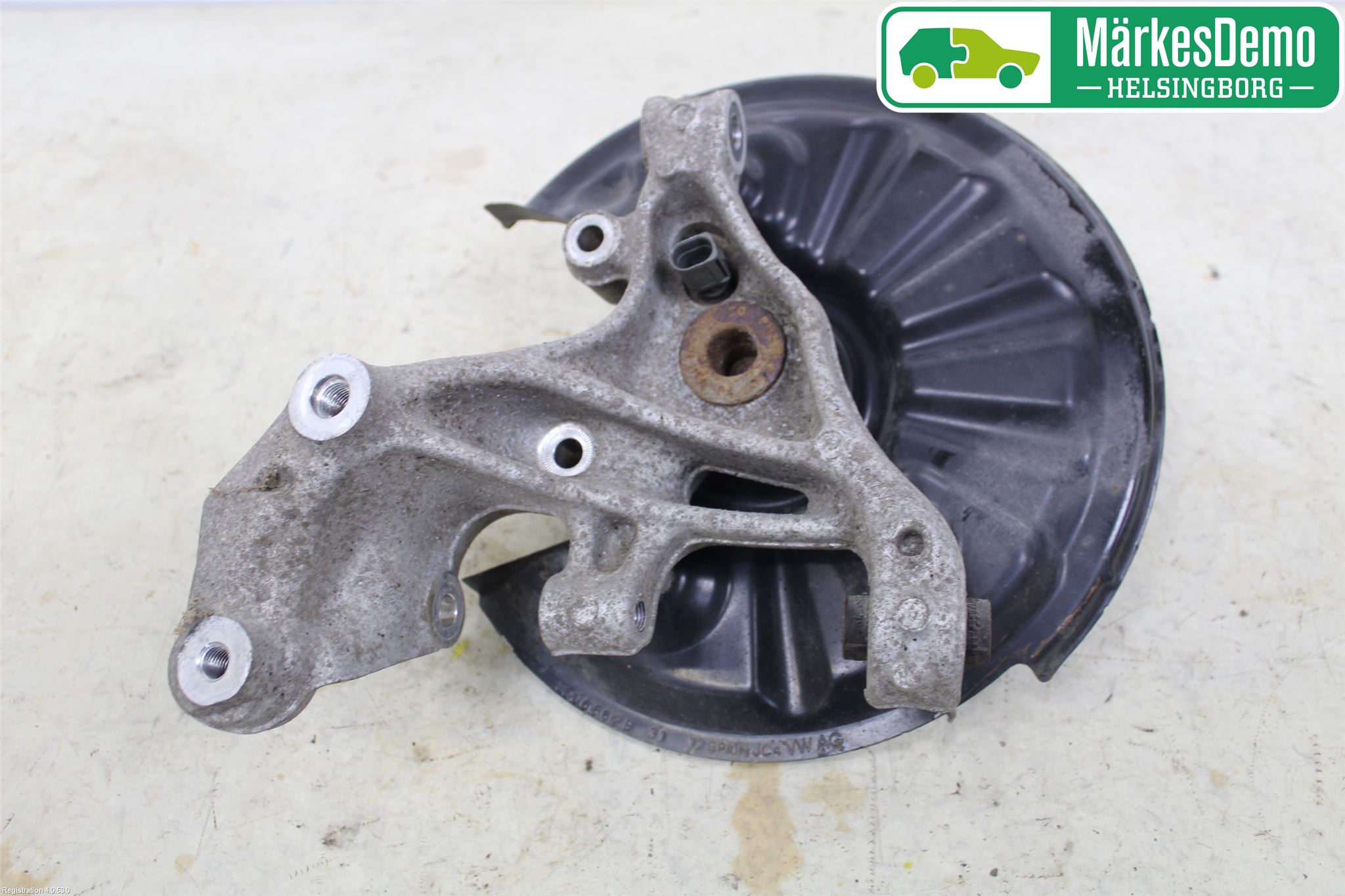 Volkswagen VW PASSAT 15-19 Spindel Hb