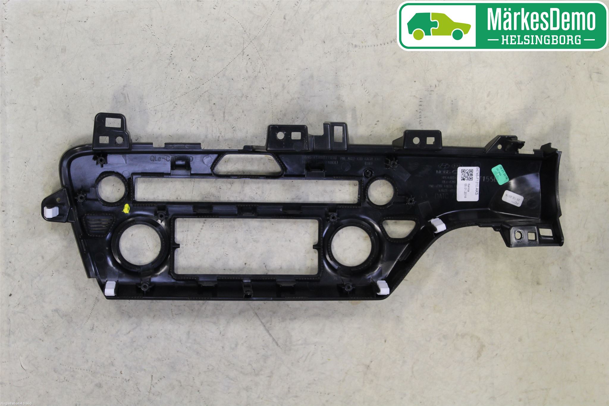 Kia SPORTAGE (QL) 16-21 Instrumentkonsoll Midt