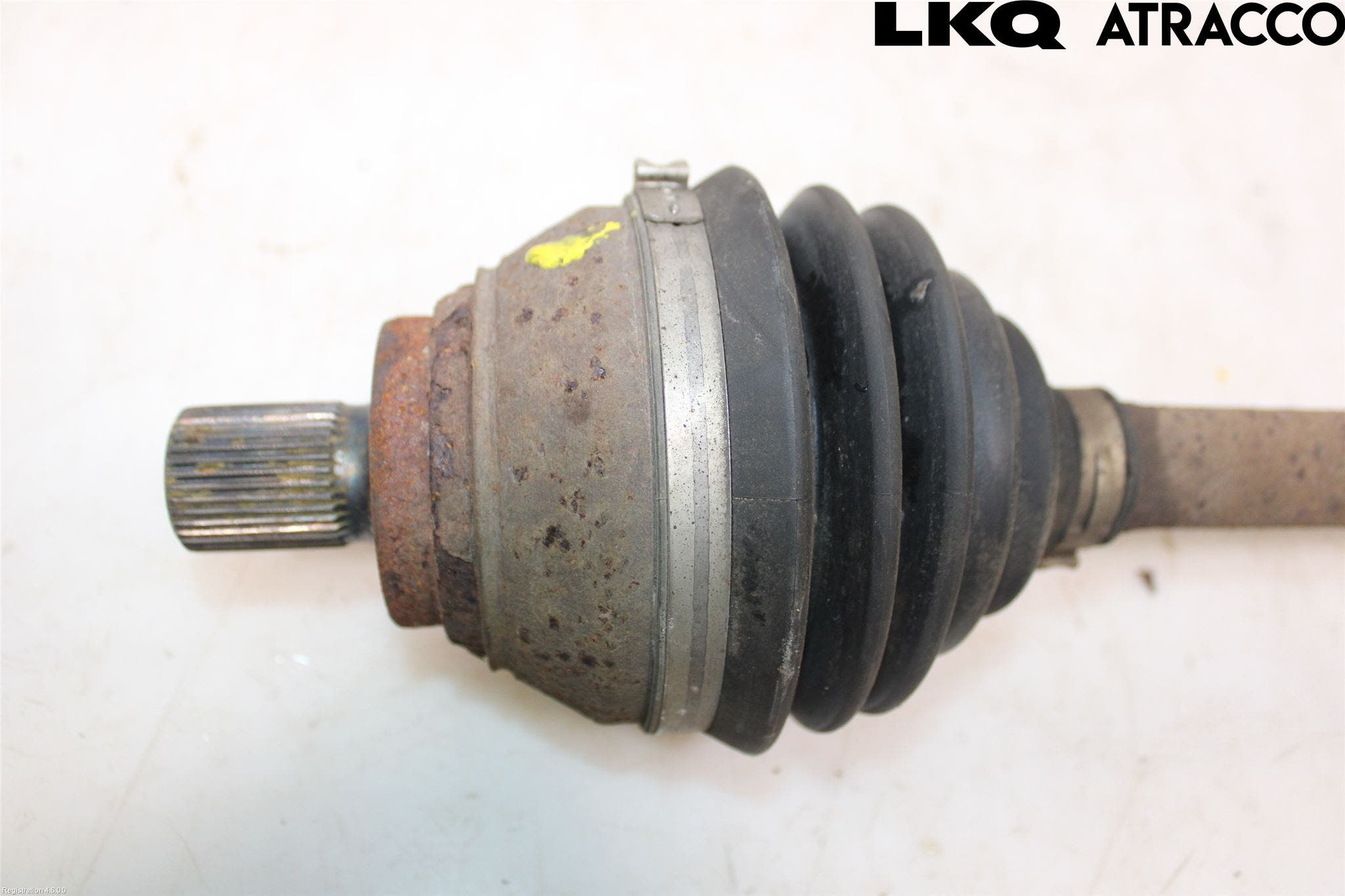 Volkswagen VW PASSAT 15-19 Drivaksel Foran Kompl Venstre