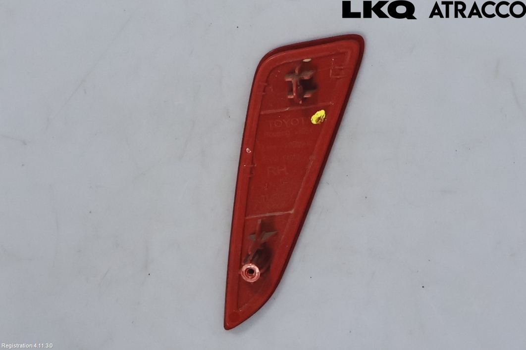 Toyota YARIS XP21 20- Refleks Bak