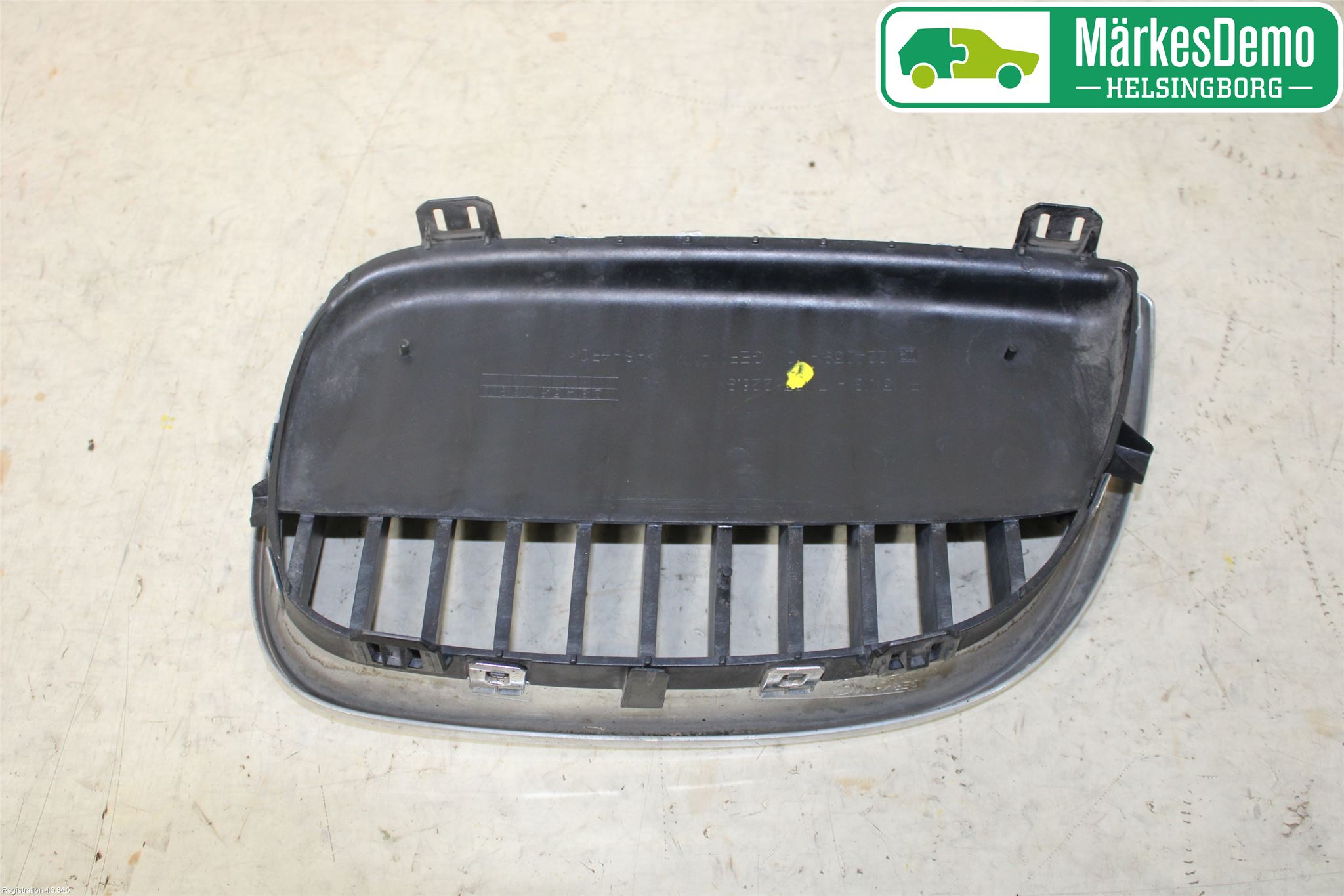 BMW 1 E87/81 5D/3D 03-11 Grilldel Høyre