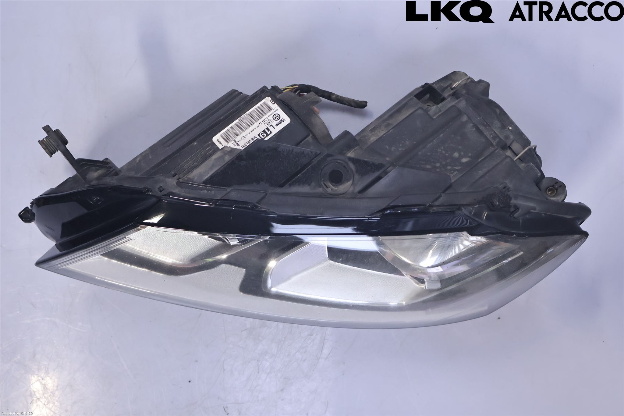 Volkswagen VW PASSAT 11-14 Frontlykt Venstre