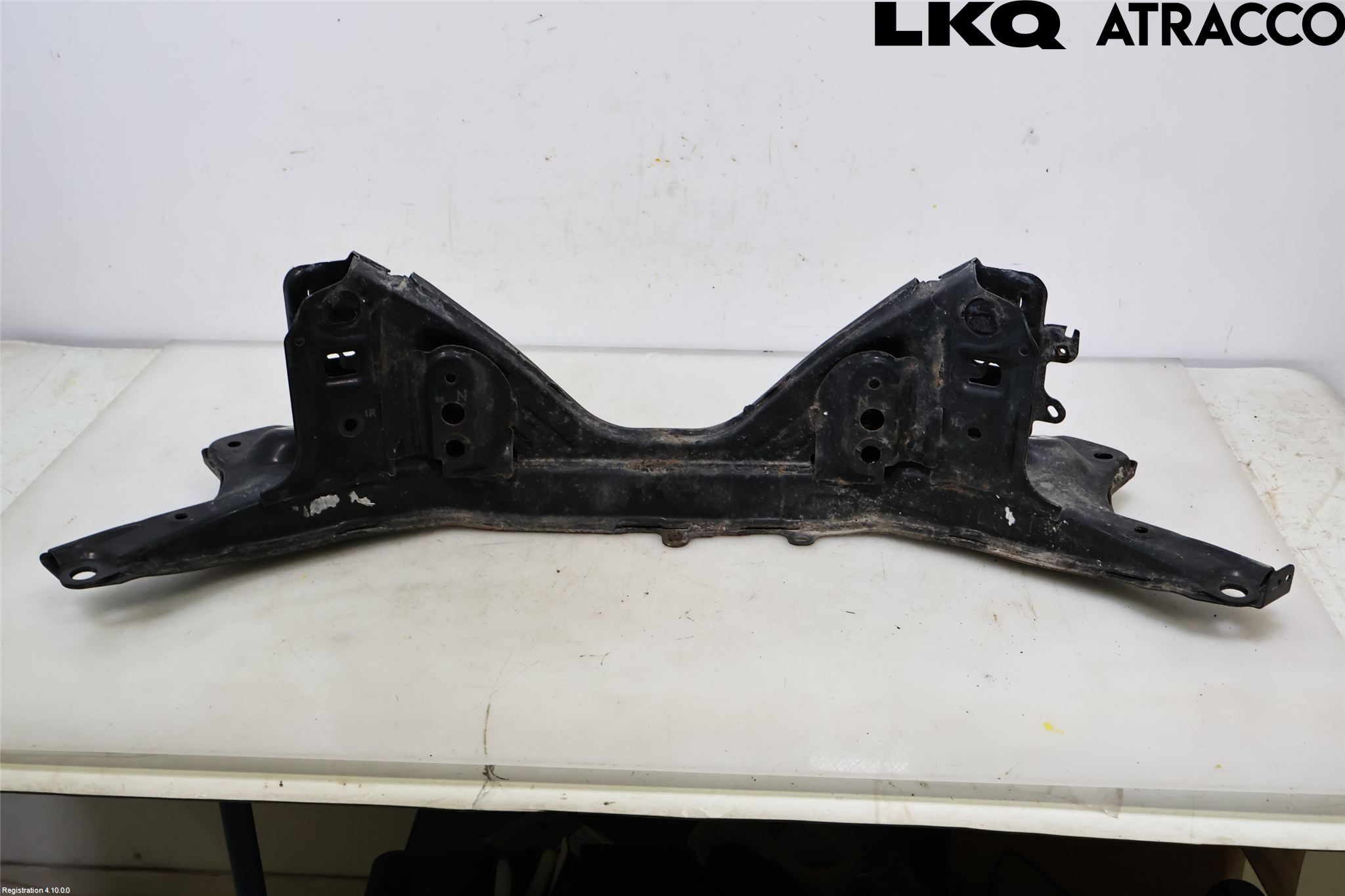 Toyota YARIS CROSS XP21 21- Bakaksel Feste Travers-Ramme