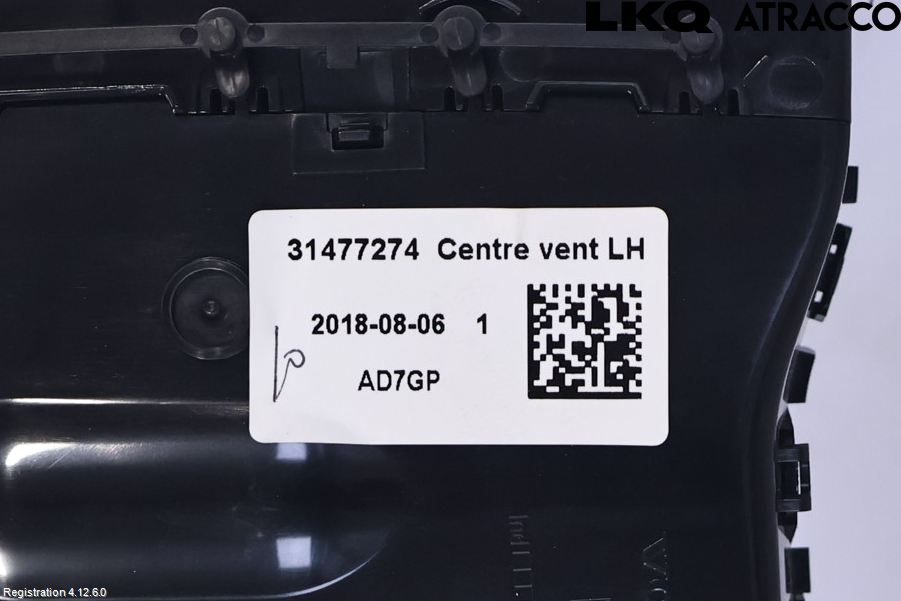 Volvo V60 CROSS COUNTRY 19- Dashbord Kanal - Dyse