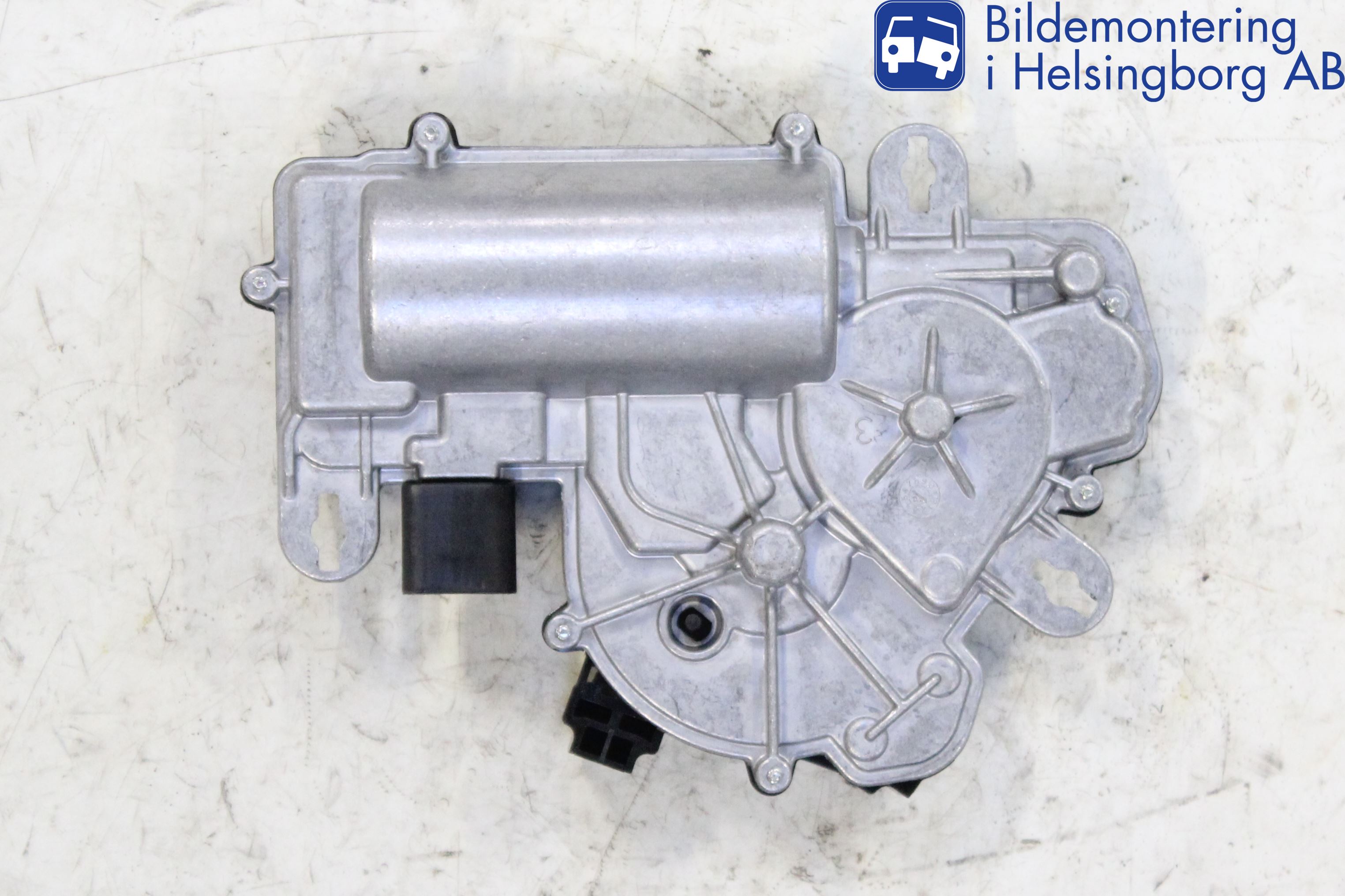 Volkswagen VW PASSAT 15-19 Baklukeåpner Automatisk