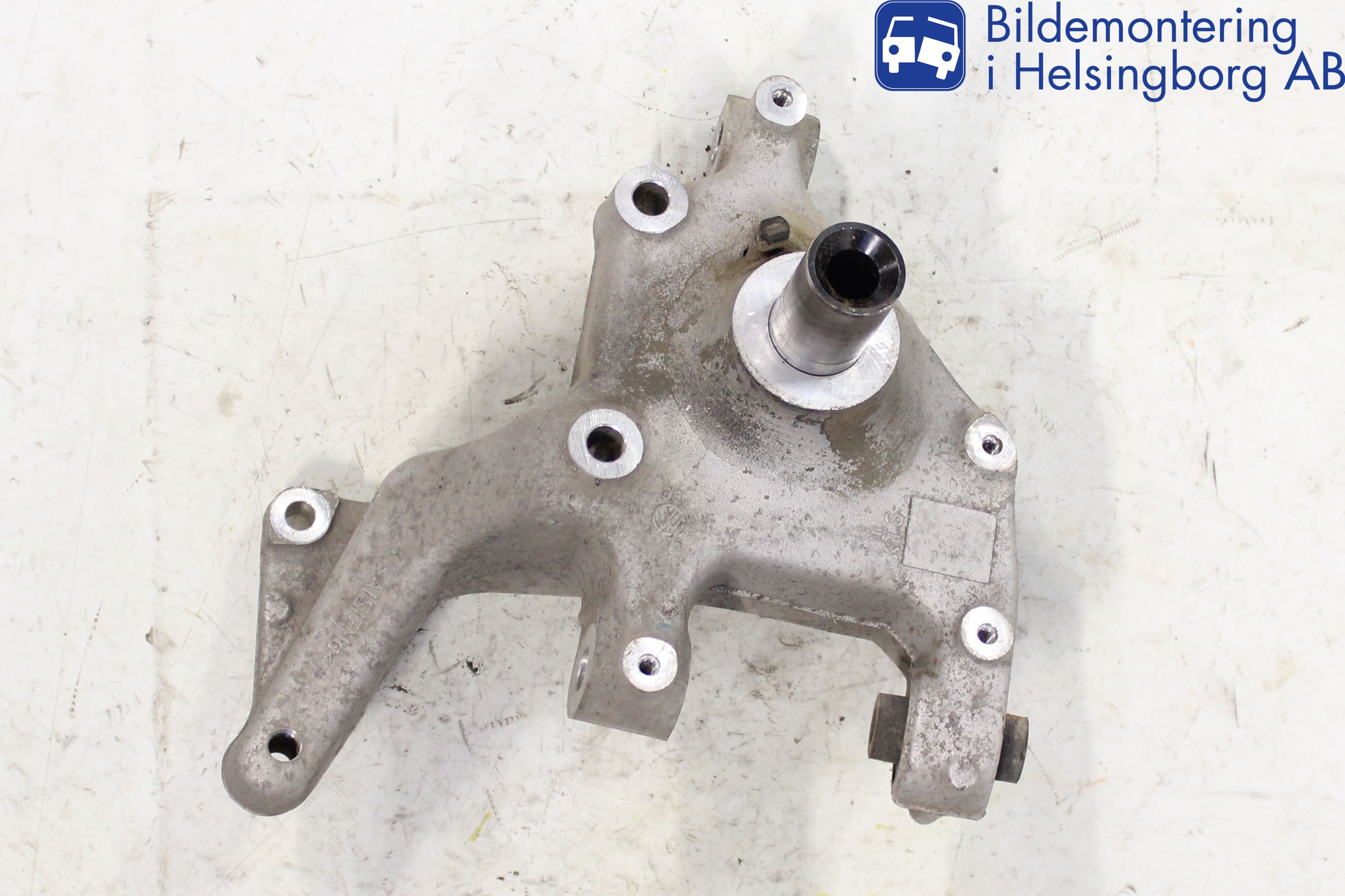 Audi Q3 8U 12-18 Spindel Vb
