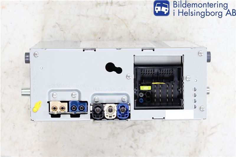 Mercedes-Benz MB C-KLASS (W205) 14-21 Stereo Radio Med Cd