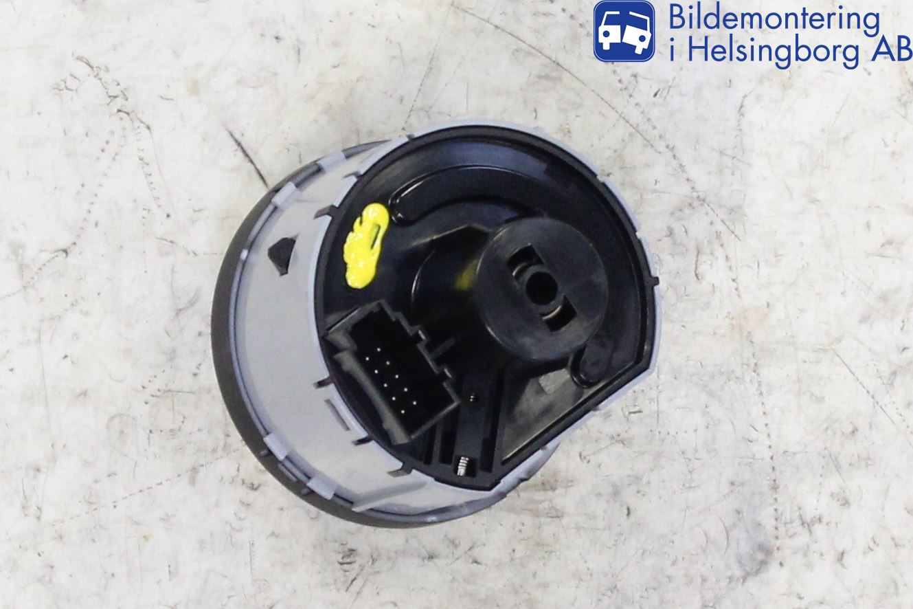 Skoda FABIA 15-21 Bryter Hovedlys