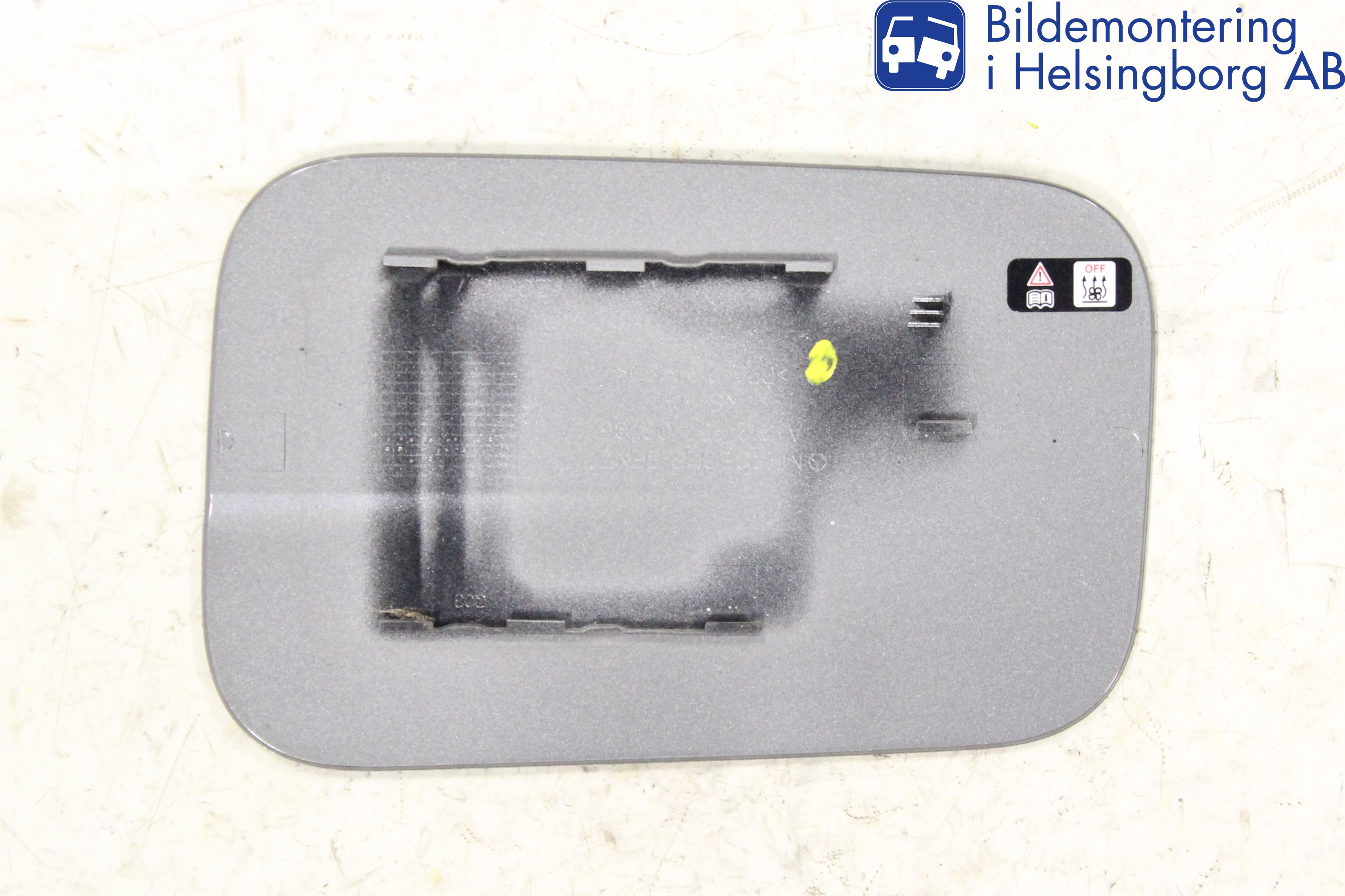 Mercedes-Benz MB E-KLASS (W212) 09-16 Drivstoff Tankluke