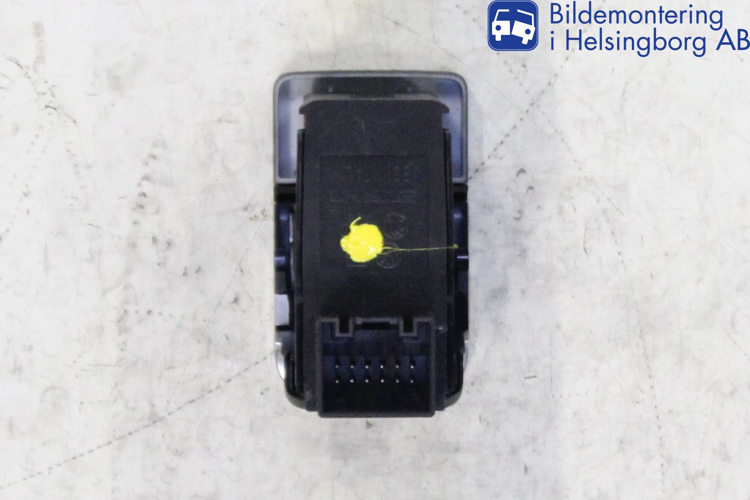 Volkswagen VW PASSAT 15-19 Bryter Parkeringsbrems