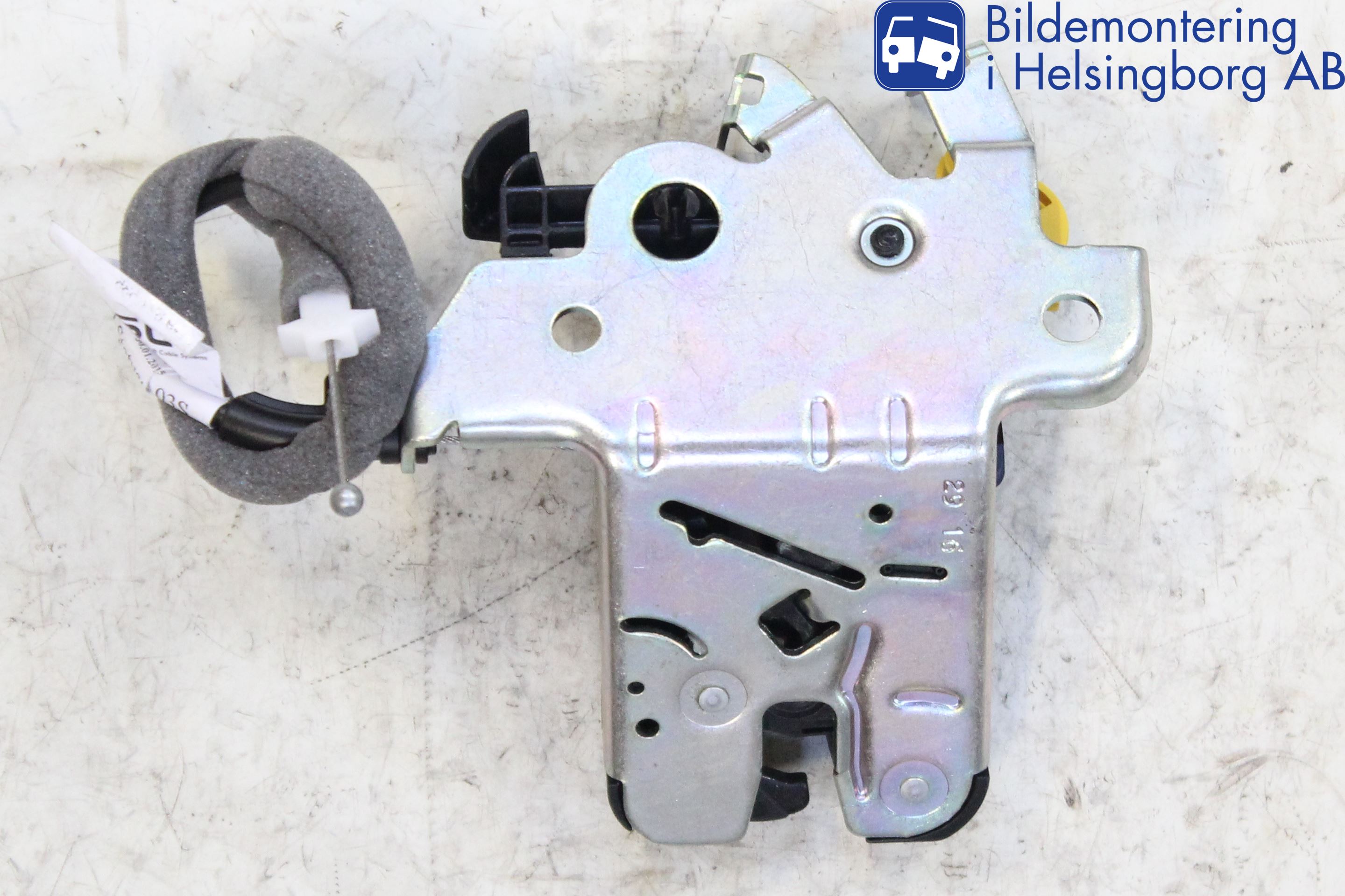 Audi A4/S4 B9 16-19 Bakluke-Lokk Låsekasse