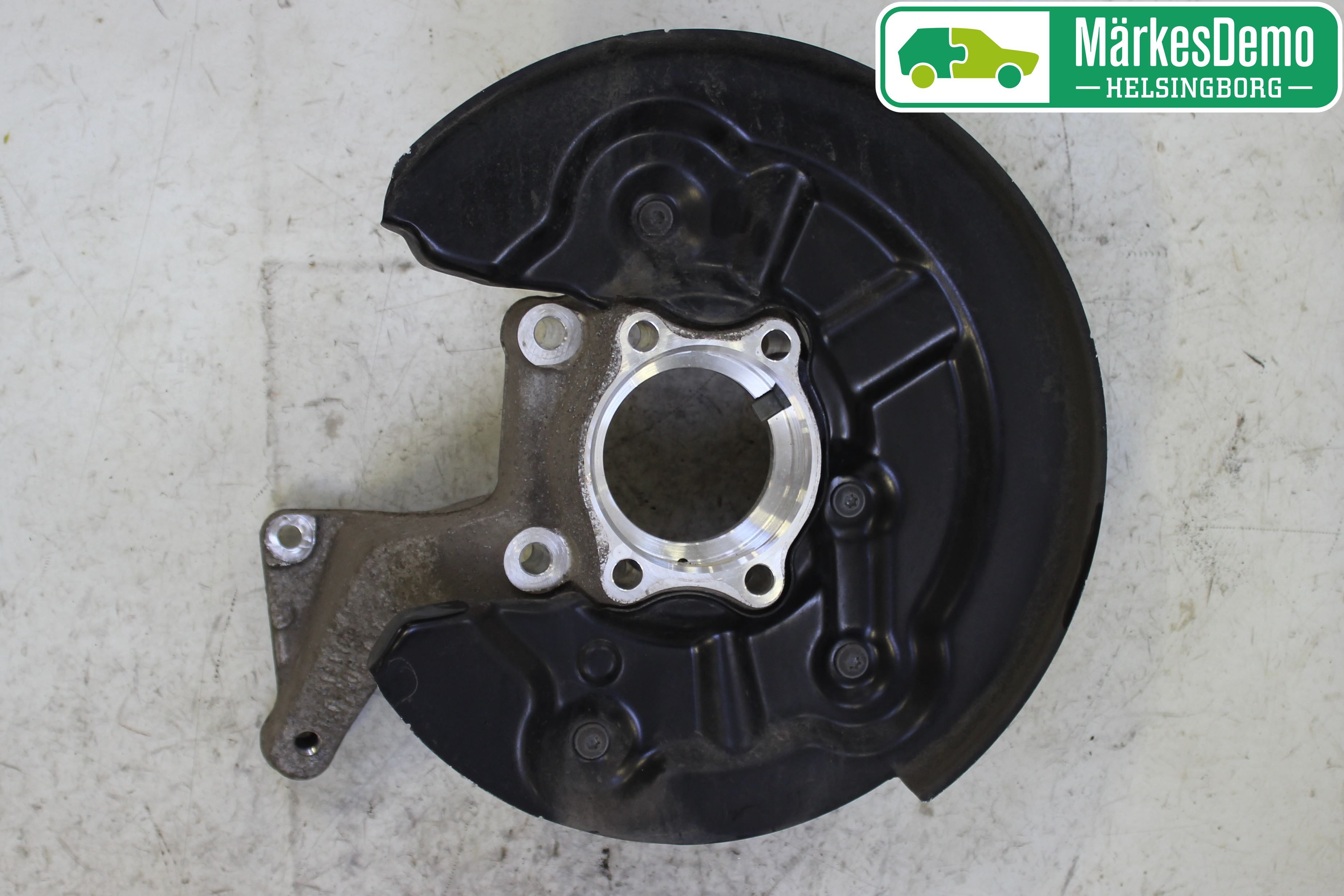 Audi Q3 8U 12-18 Spindel Vb