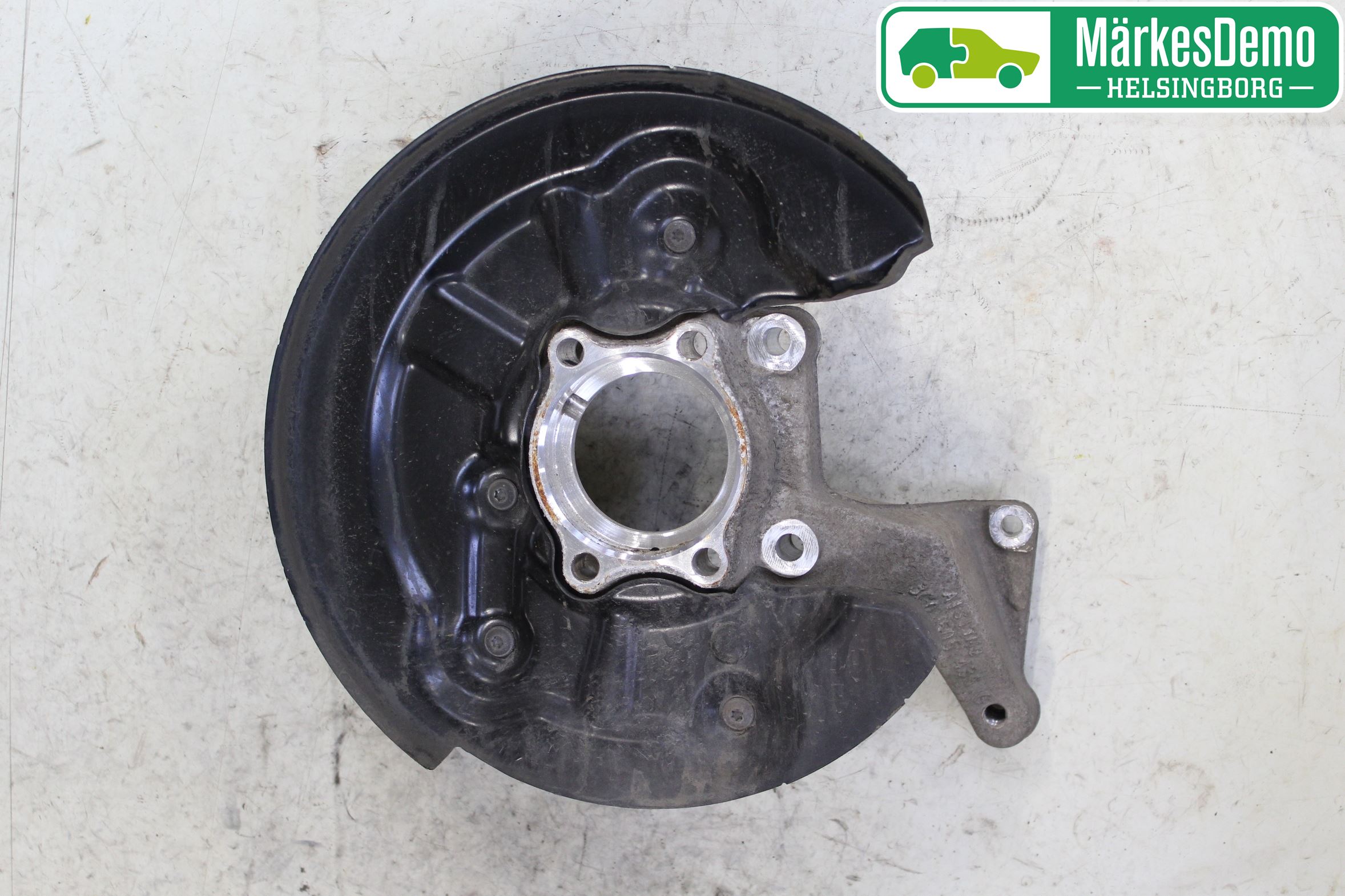 Audi Q3 8U 12-18 Spindel Hb
