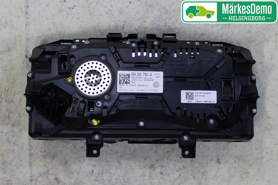 Volkswagen VW TIGUAN 16-24 Instr Kombinert