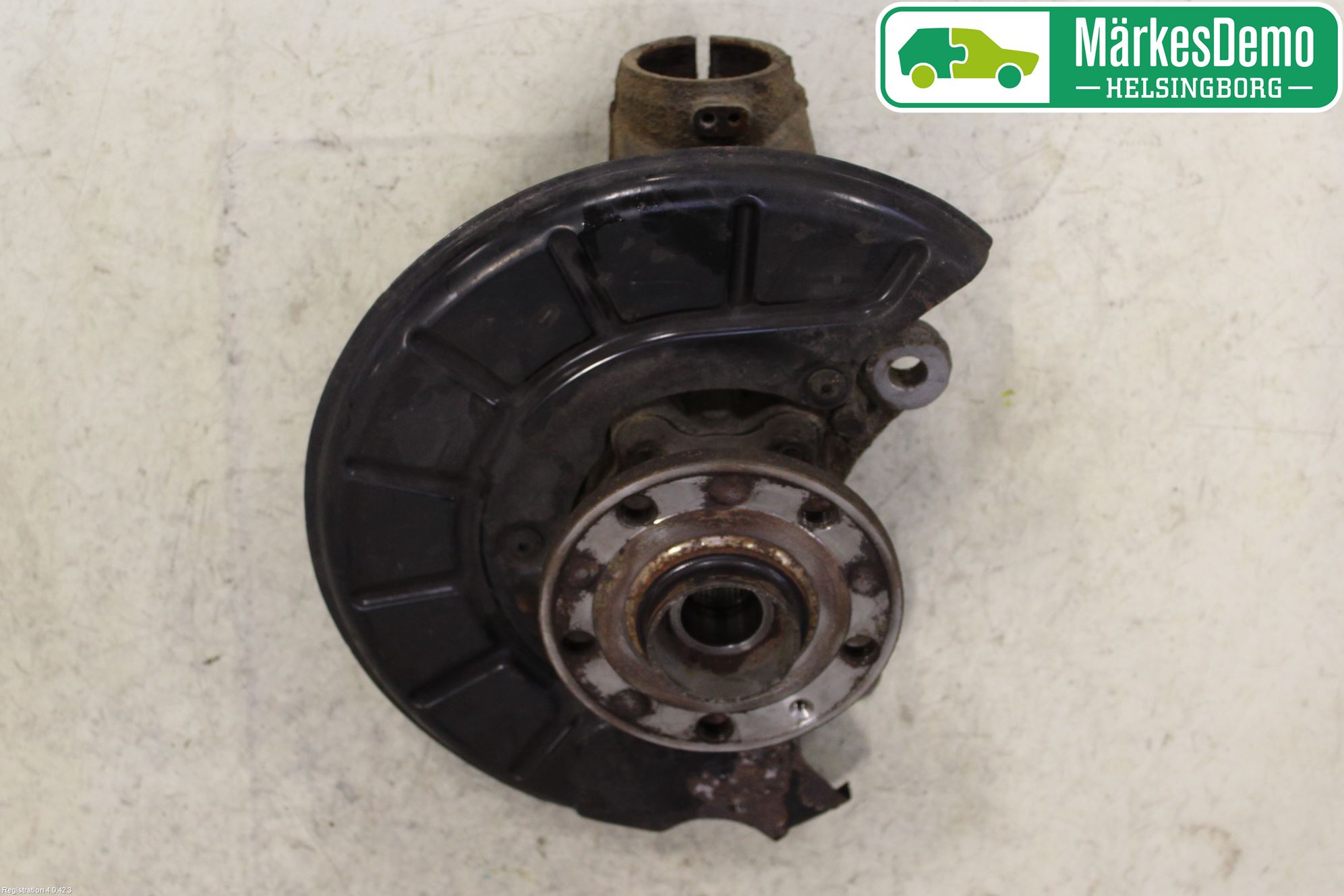 Volkswagen VW CADDY 11-15 Spindel Hf