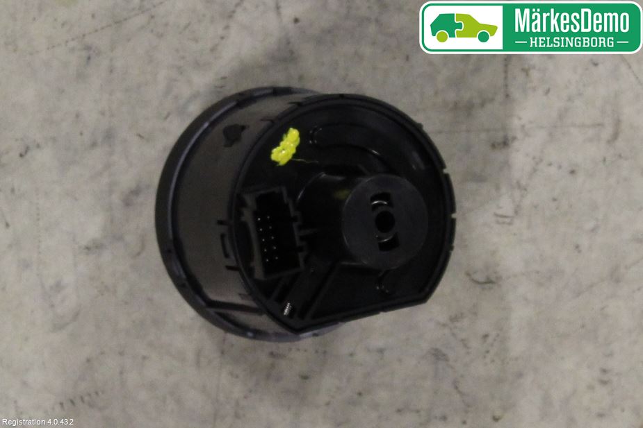 Volkswagen VW POLO VI 18->> Bryter Hovedlys