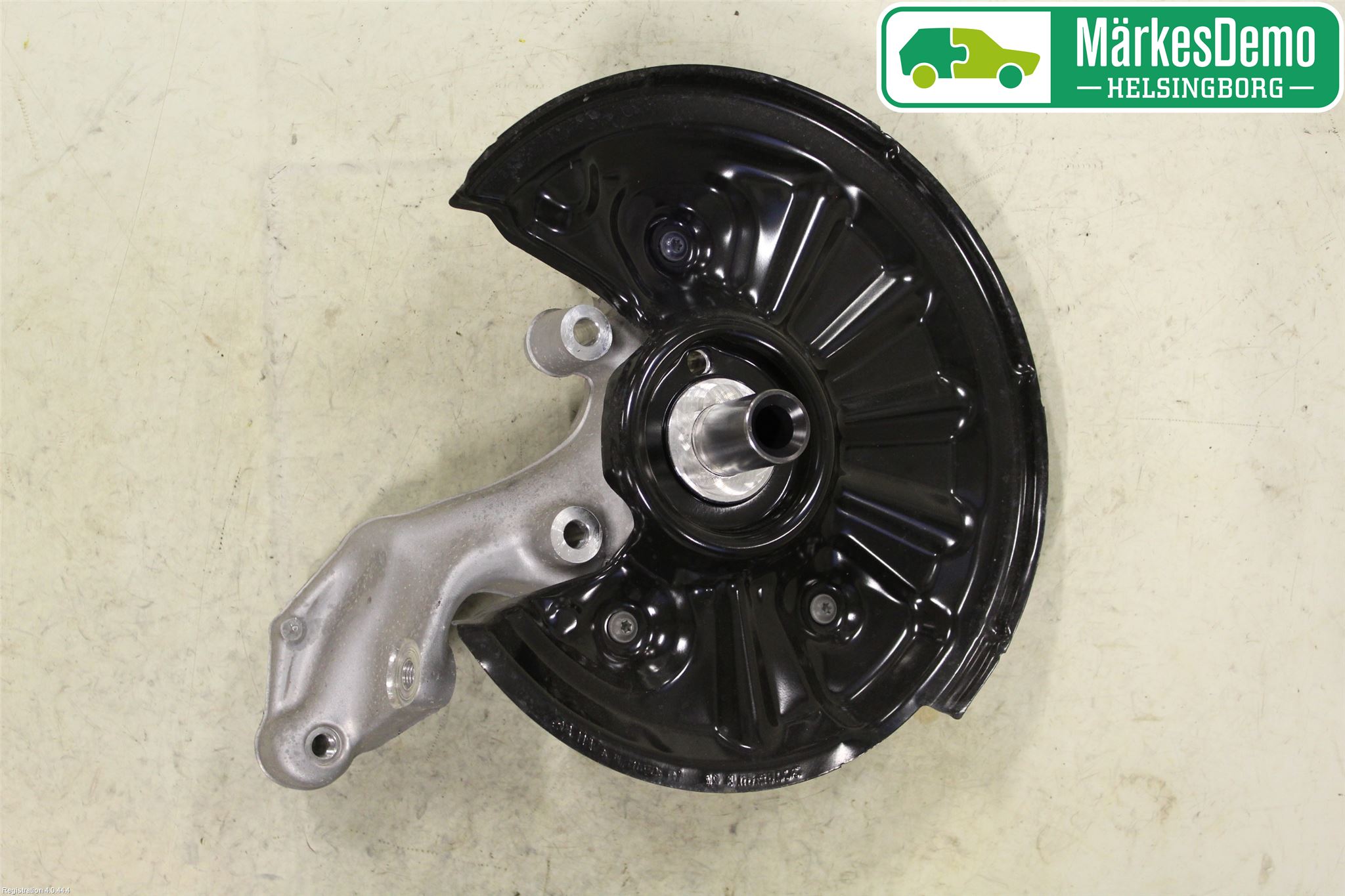 Volkswagen VW PASSAT 15-19 Spindel Vb