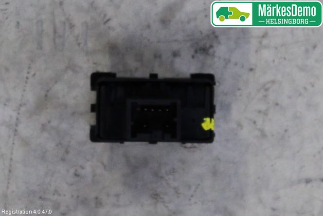 Nissan NAVARA, TREK-1 17-21 Bryter Drivstoff Tankluke