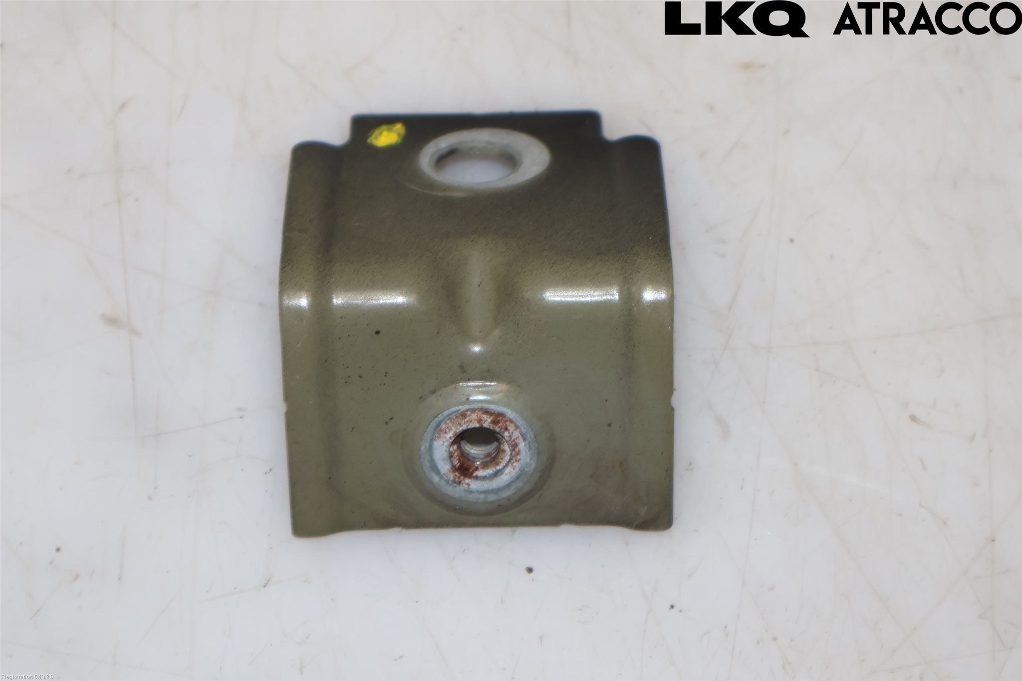 Volkswagen VW PASSAT 15-19 Frontskjermfeste Venstre