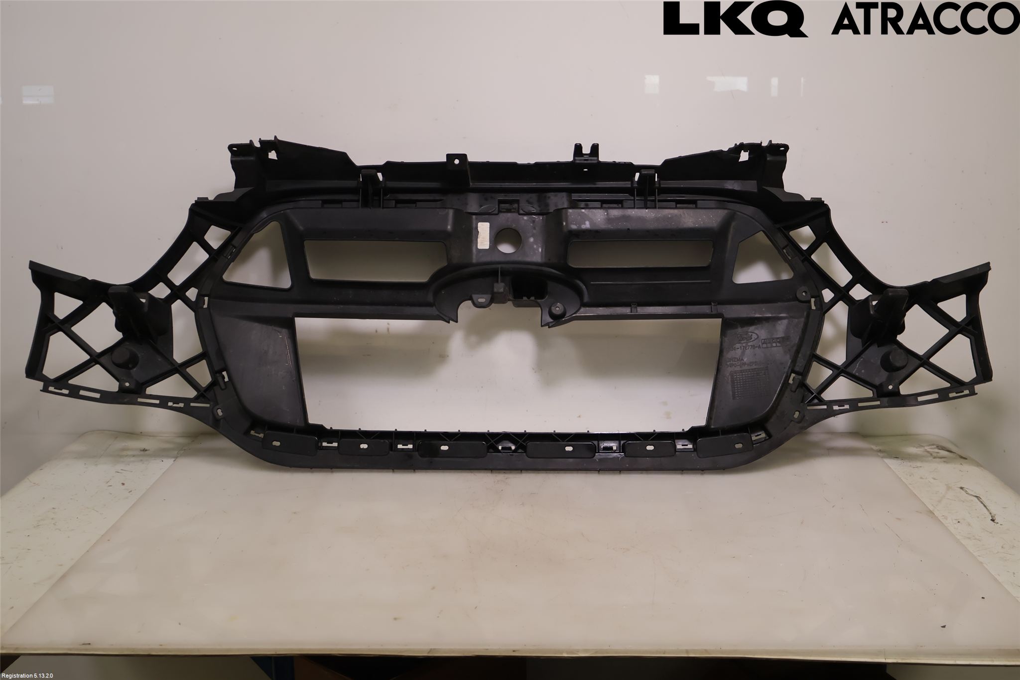 Ford TRANSIT/TOURNEO CUSTOM 13-24 Støtfanger Foran Midt Del