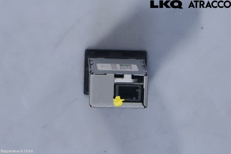 Toyota bZ4X EA10 22- Usb Connection