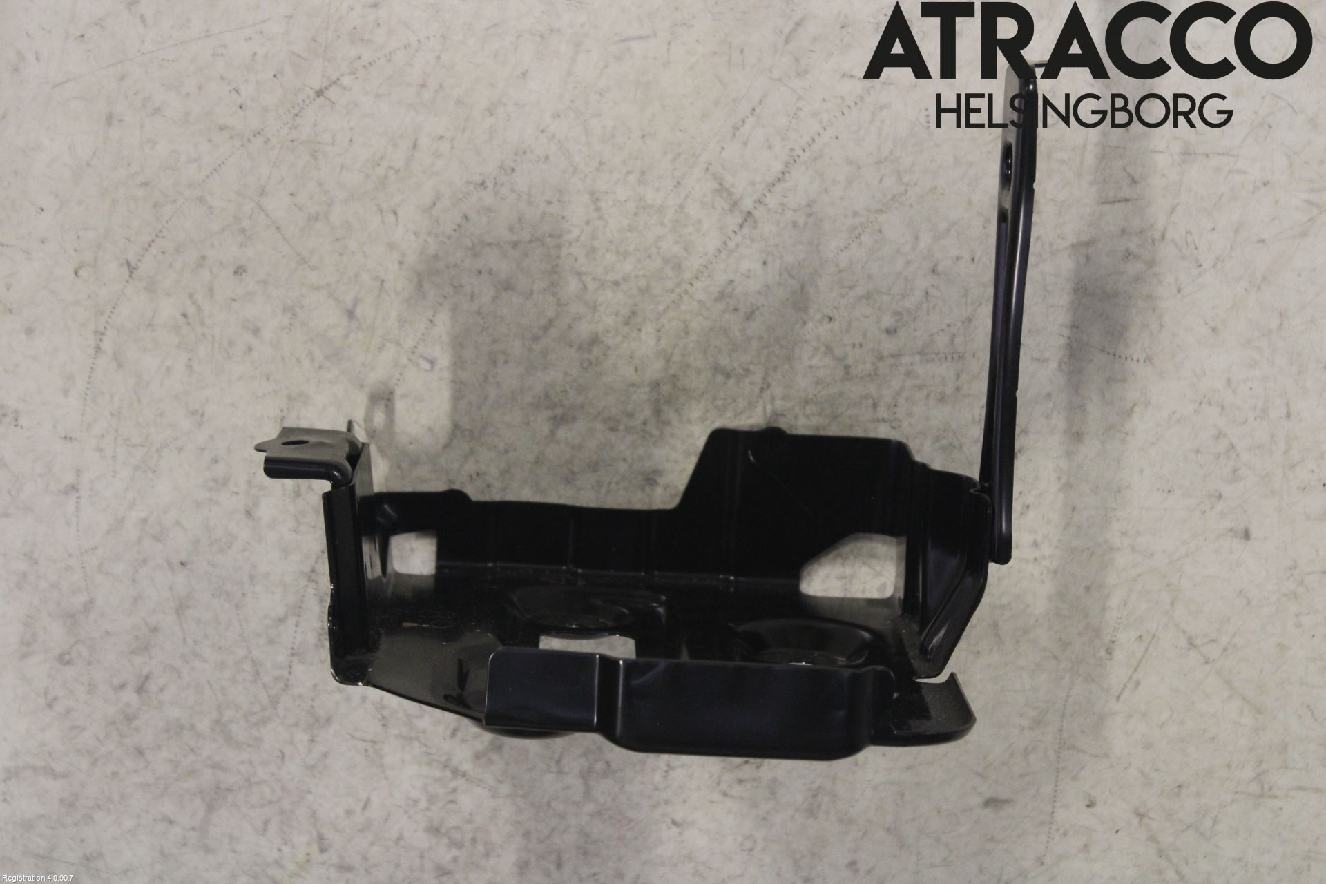 Toyota COROLLA CROSS XG10 22- Batterikasse - Feste - Holder