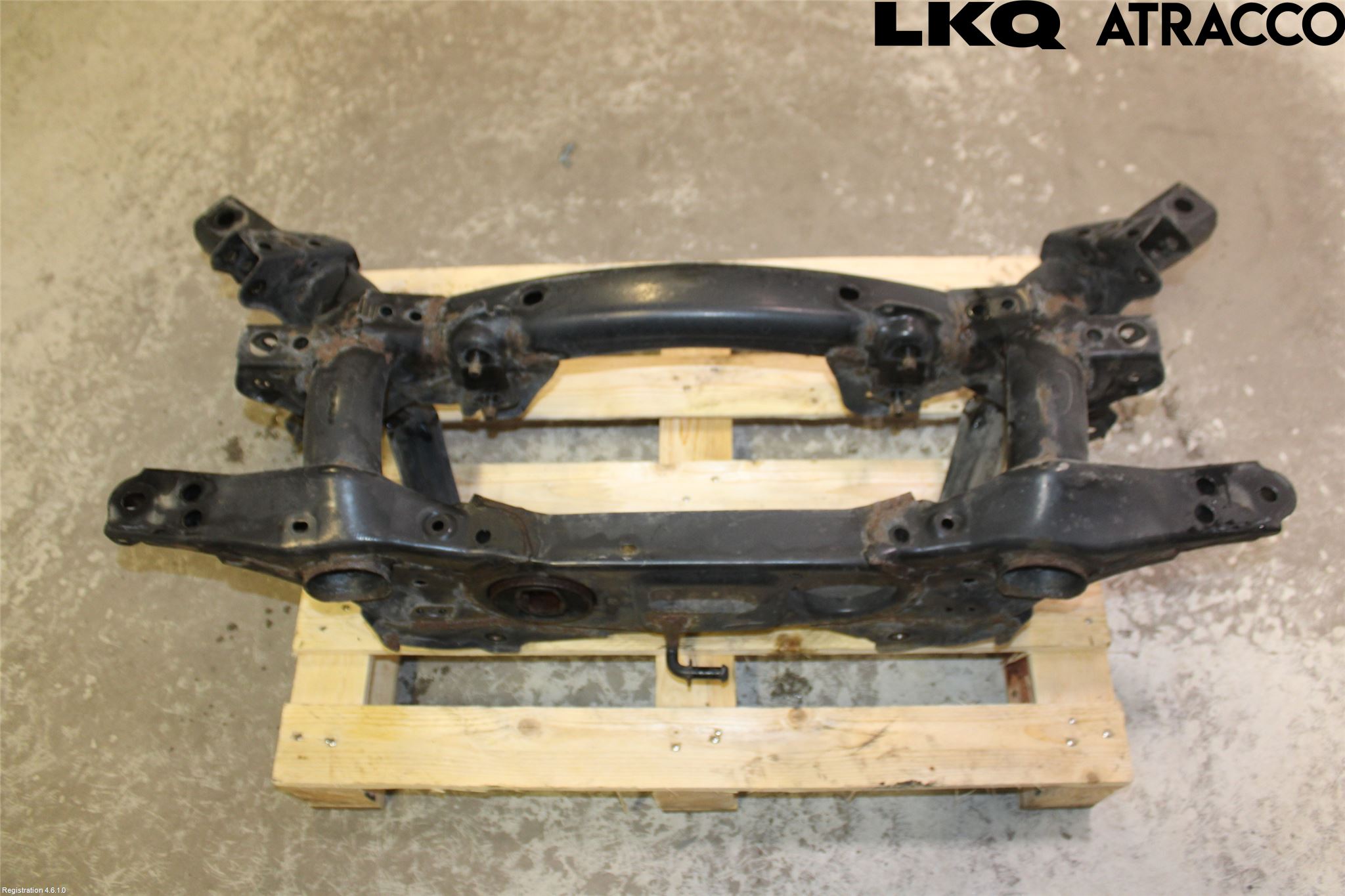 Toyota RAV4 13-18 Bakaksel Feste Travers-Ramme