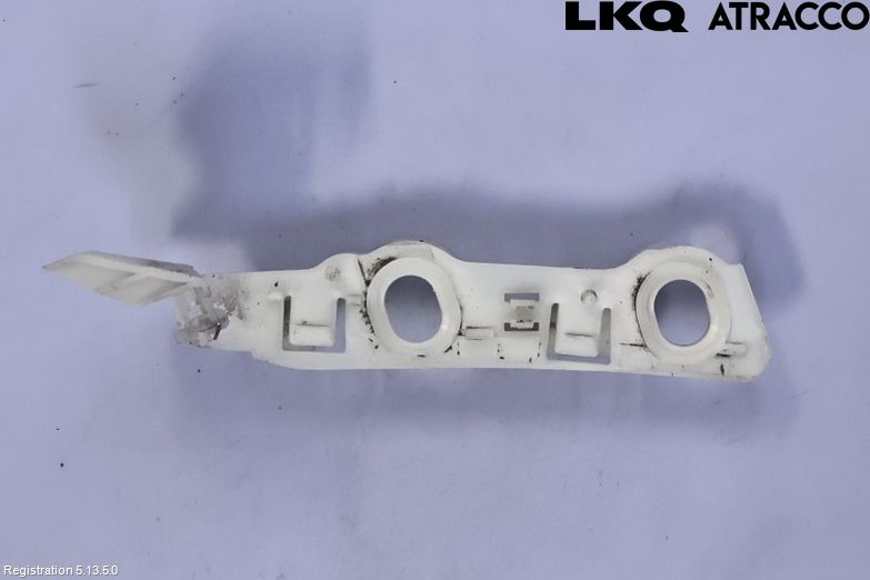 Audi A4/S4 B9 16-19 Støtfangerfeste Foran Venstre