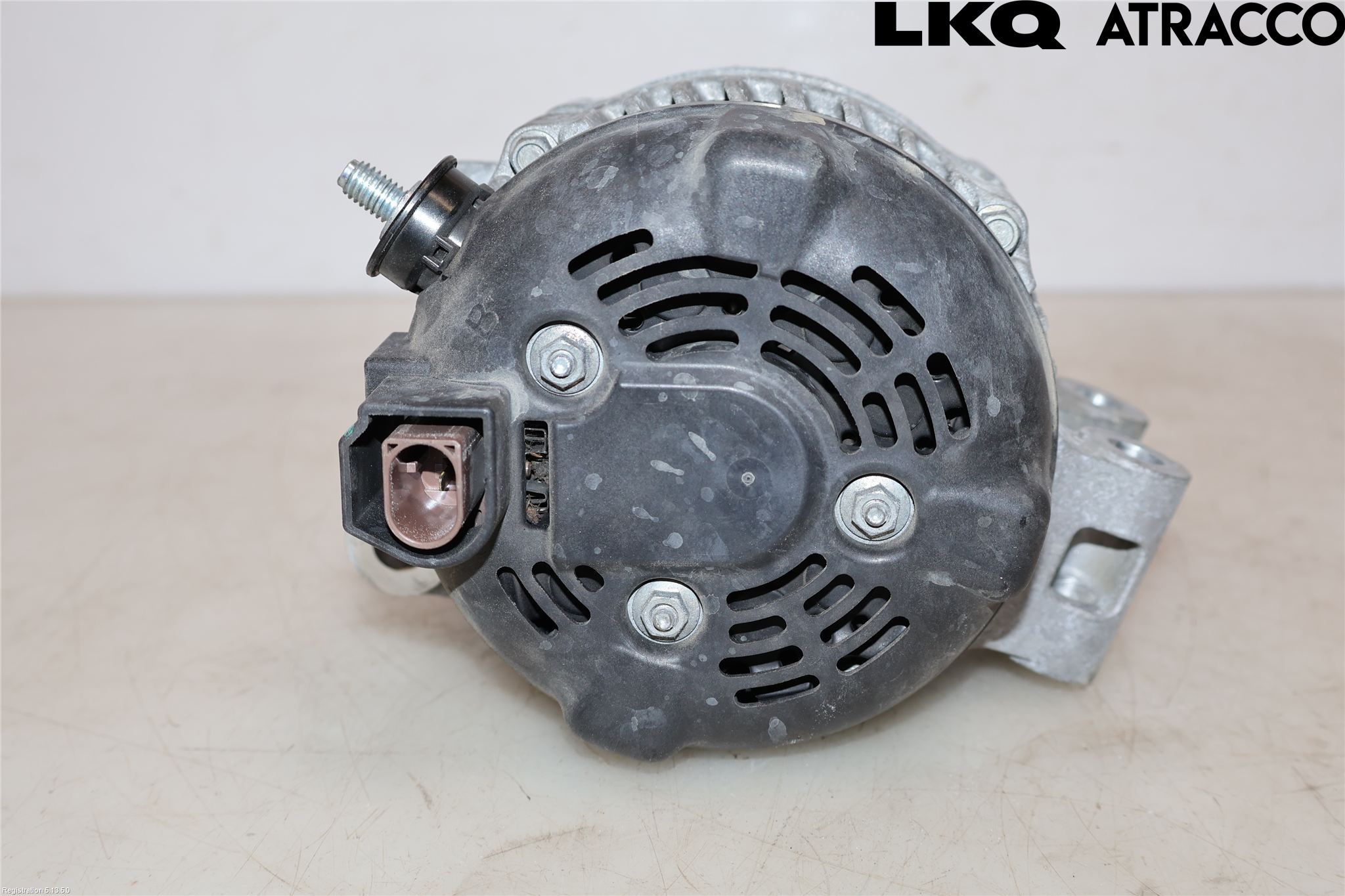 Jaguar XJ X351        10- Dynamo
