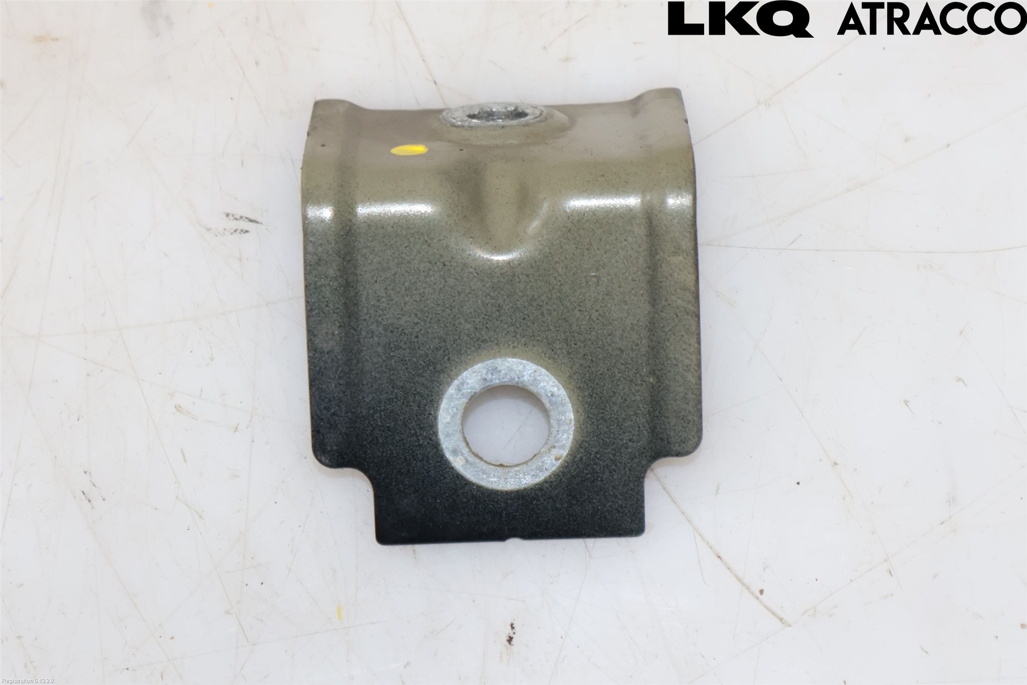 Volkswagen VW PASSAT 15-19 Frontskjermfeste Venstre