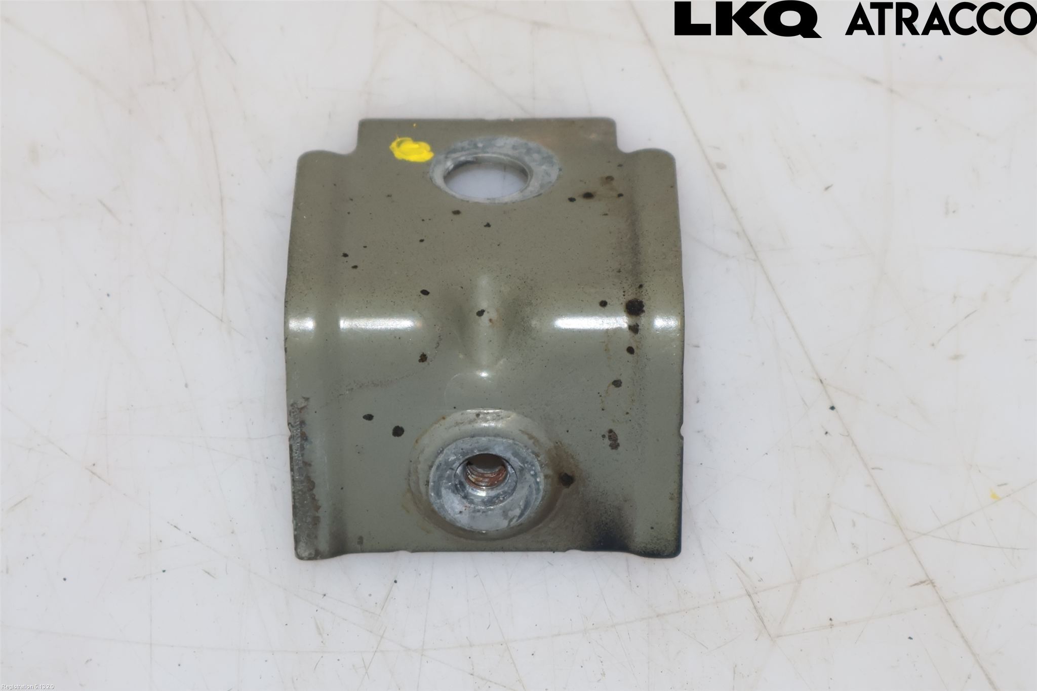 Volkswagen VW PASSAT 15-19 Frontskjermfeste Venstre