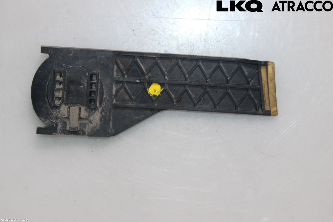 Mercedes-Benz MB A-KLASS (W176) 13-18 Radiator Feste - Ramme - Bjelk