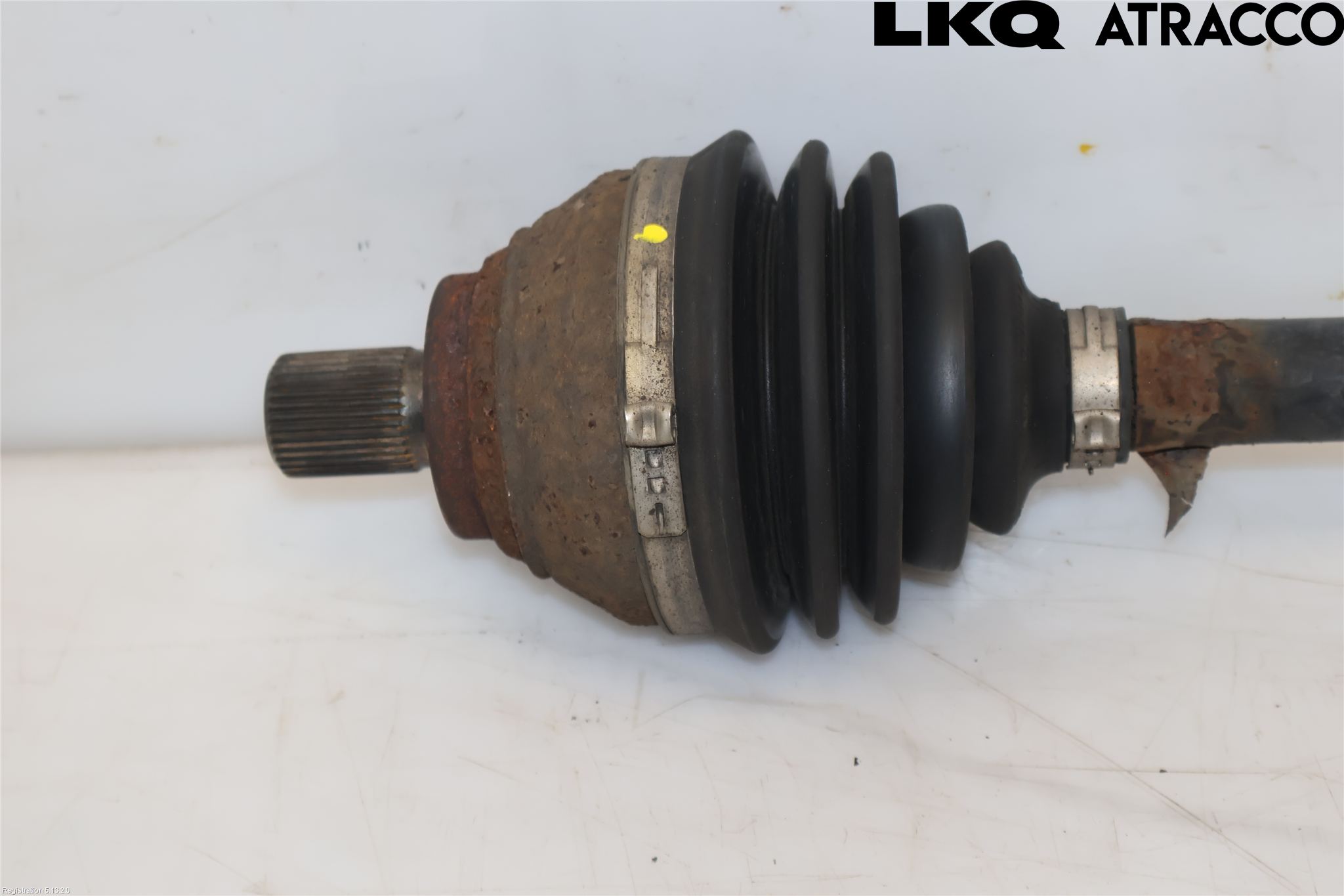 Volkswagen VW PASSAT 15-19 Drivaksel Foran Kompl Venstre