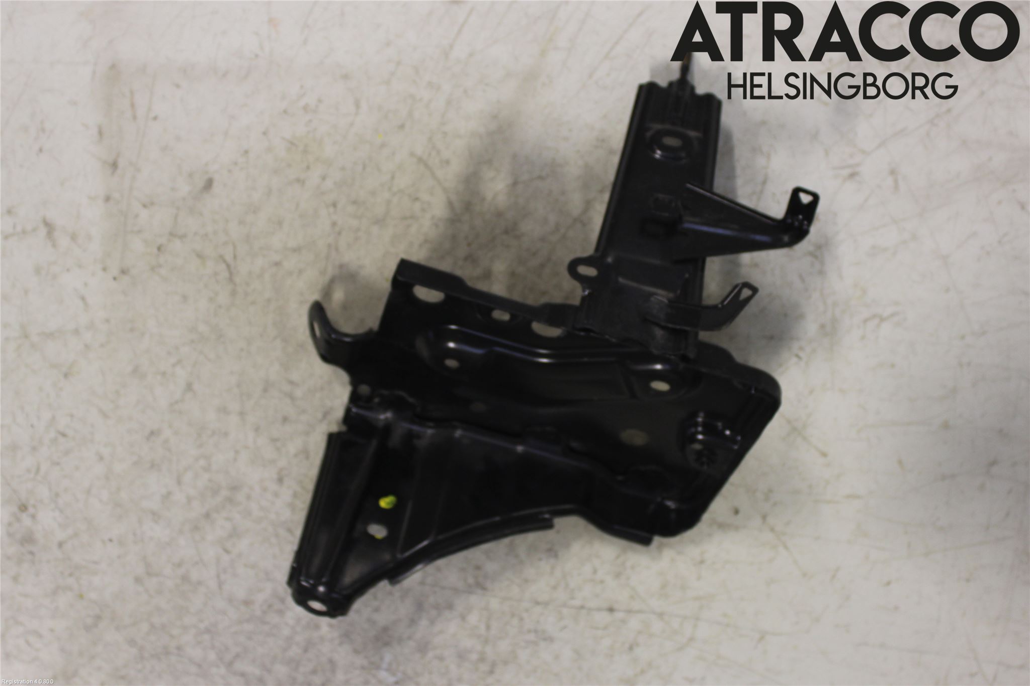 Toyota YARIS XP130 15-20 Batterikasse - Feste - Holder