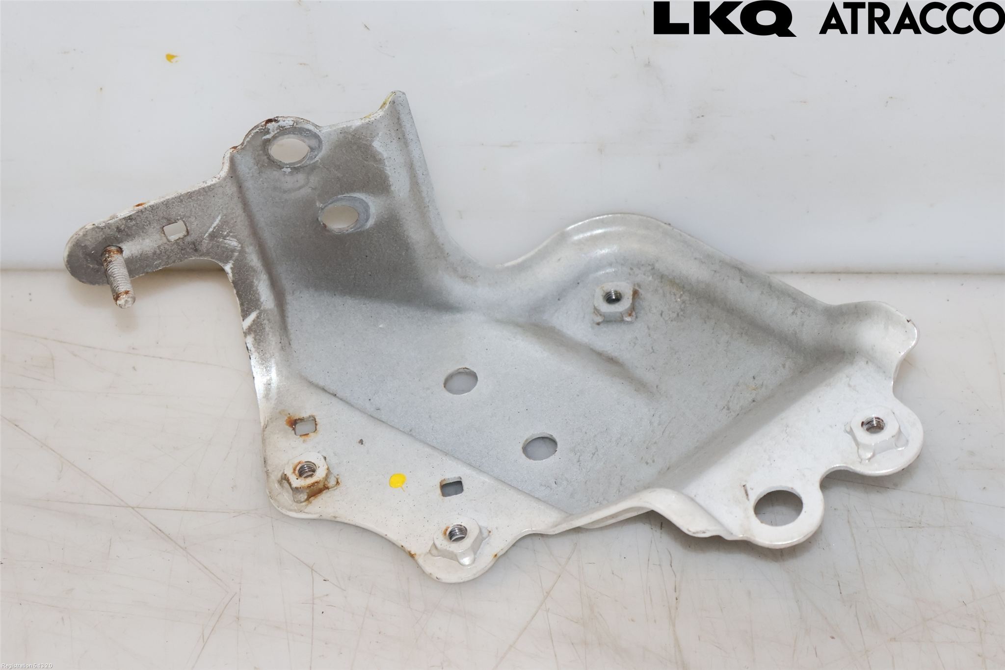 Lexus NX 300h 15-21 Frontskjermfeste Venstre