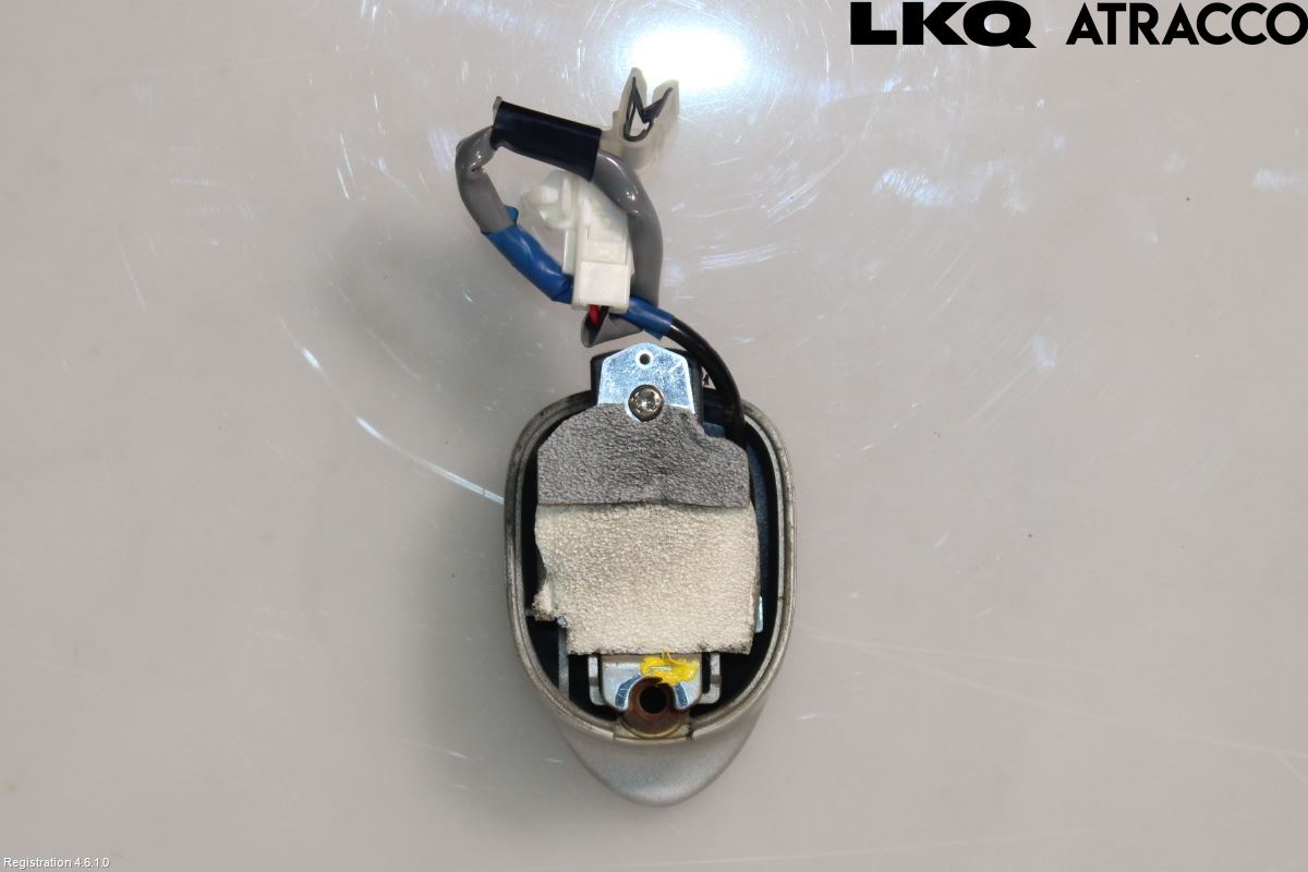 Toyota iQ Bakluke Handtak Ytre