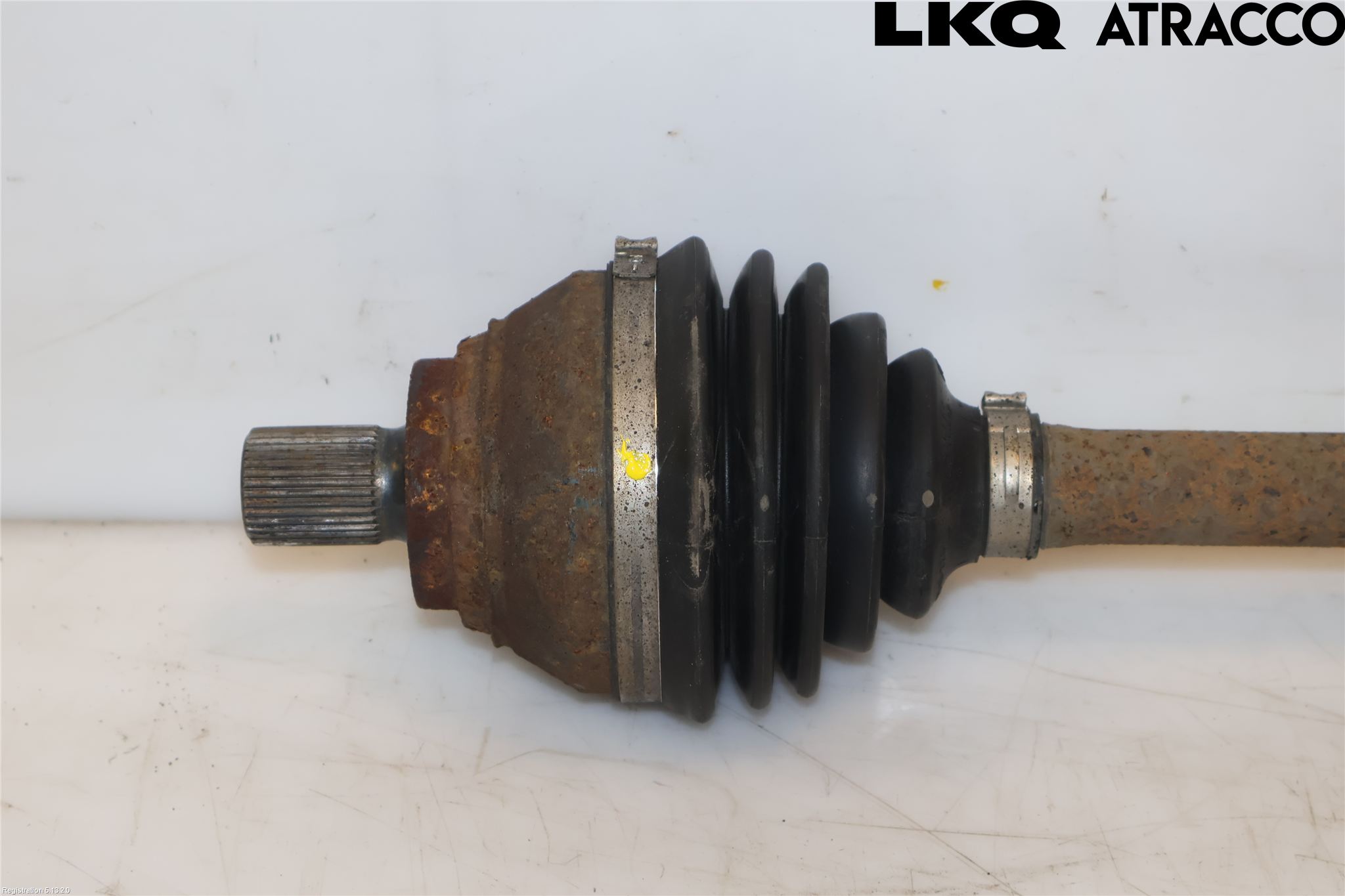 Volkswagen VW PASSAT 15-19 Drivaksel Foran Kompl Venstre