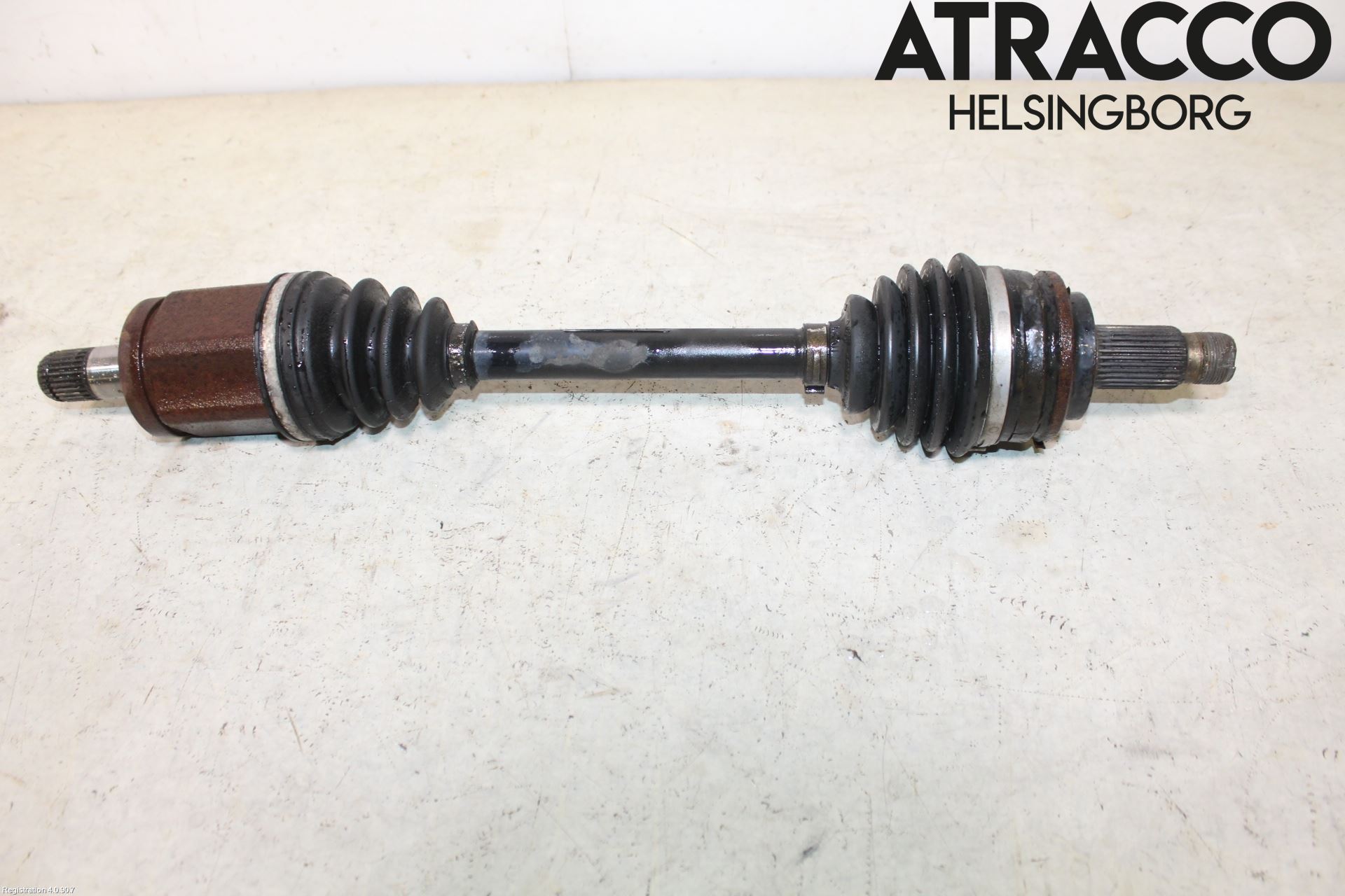 BMW X3 E83     03-10 Drivaksel Foran Kompl Venstre